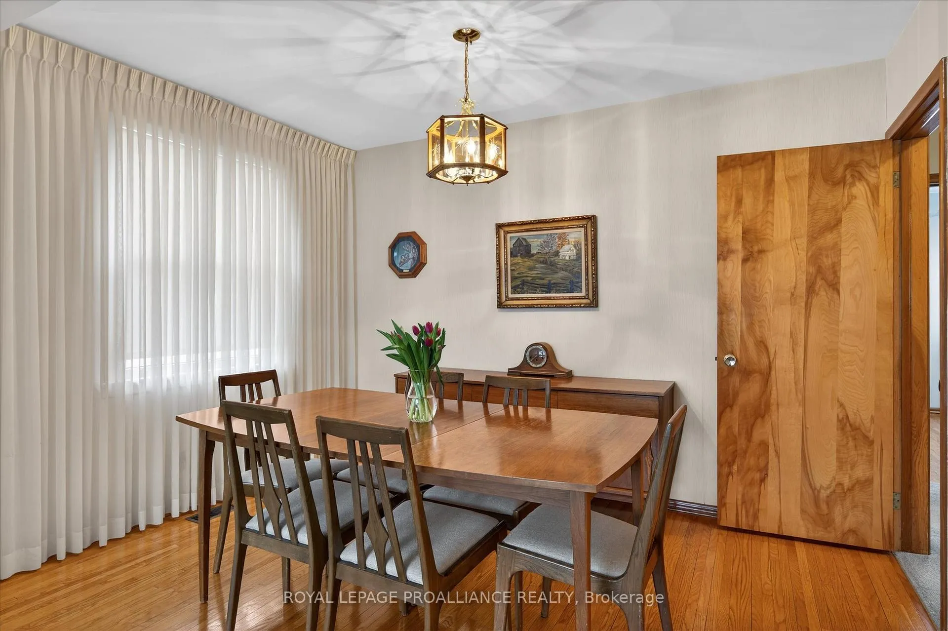 Photo 15 of 733 Cameron Street, Peterborough, Otonabee Ward 1 — HOMEH