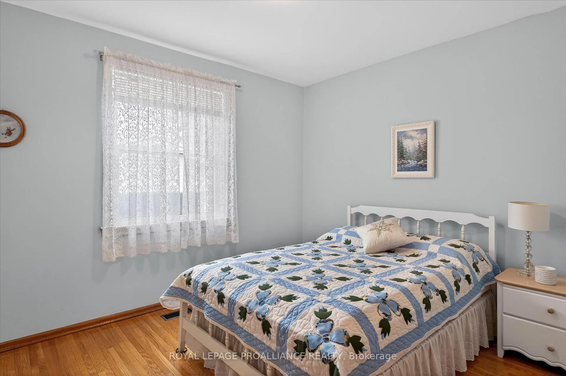 Photo 21 of 733 Cameron Street, Peterborough, Otonabee Ward 1 — HOMEH