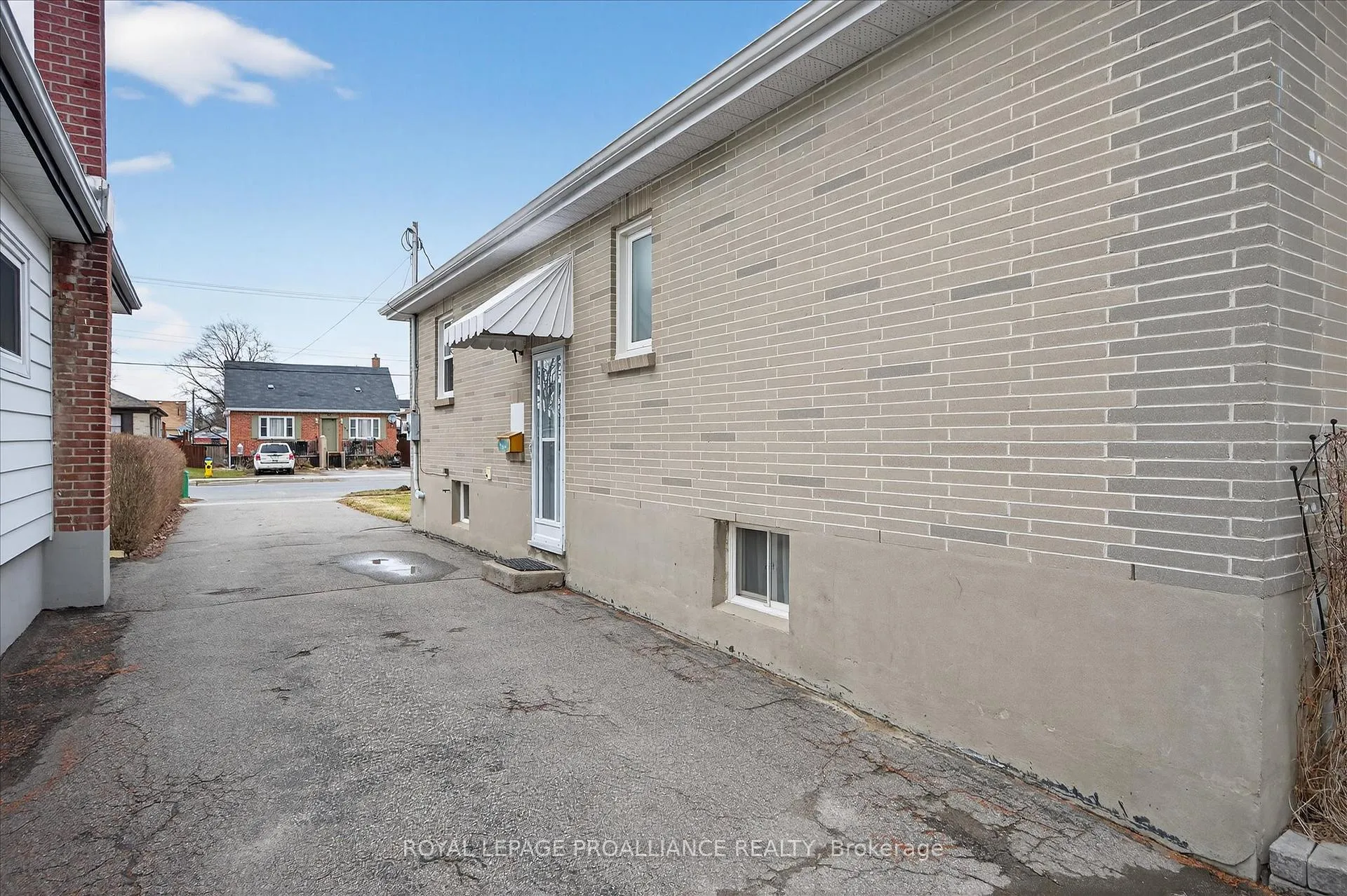 Photo 38 of 733 Cameron Street, Peterborough, Otonabee Ward 1 — HOMEH