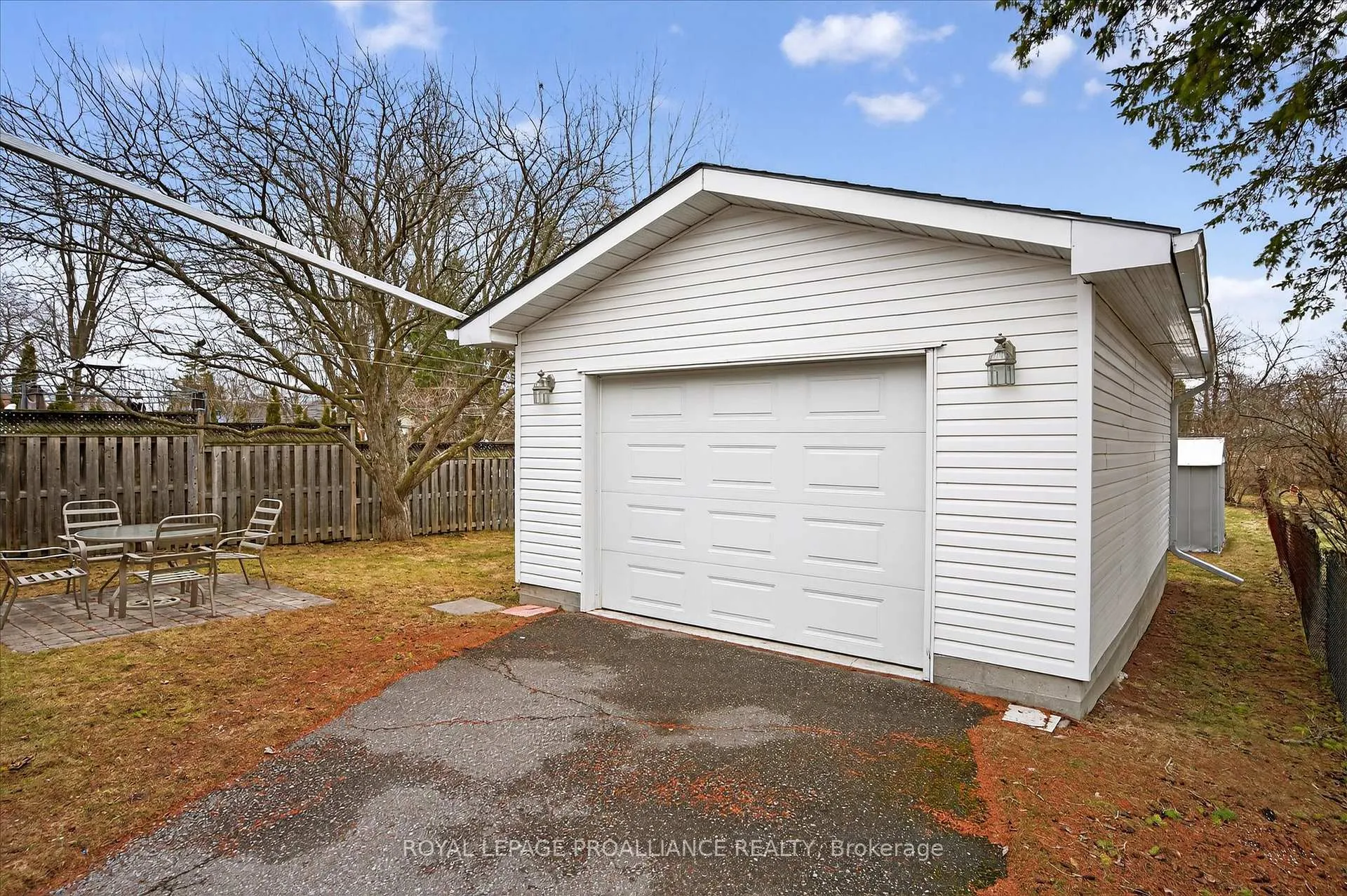 Photo 39 of 733 Cameron Street, Peterborough, Otonabee Ward 1 — HOMEH