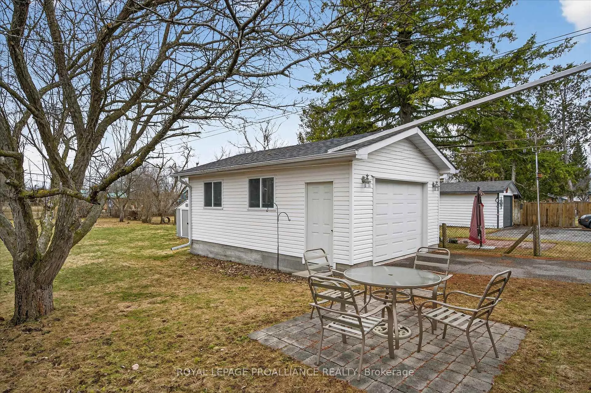 Photo 42 of 733 Cameron Street, Peterborough, Otonabee Ward 1 — HOMEH