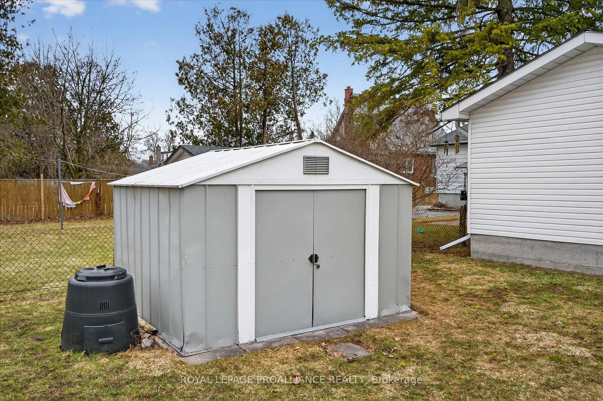 Photo 48 of 733 Cameron Street, Peterborough, Otonabee Ward 1 — HOMEH