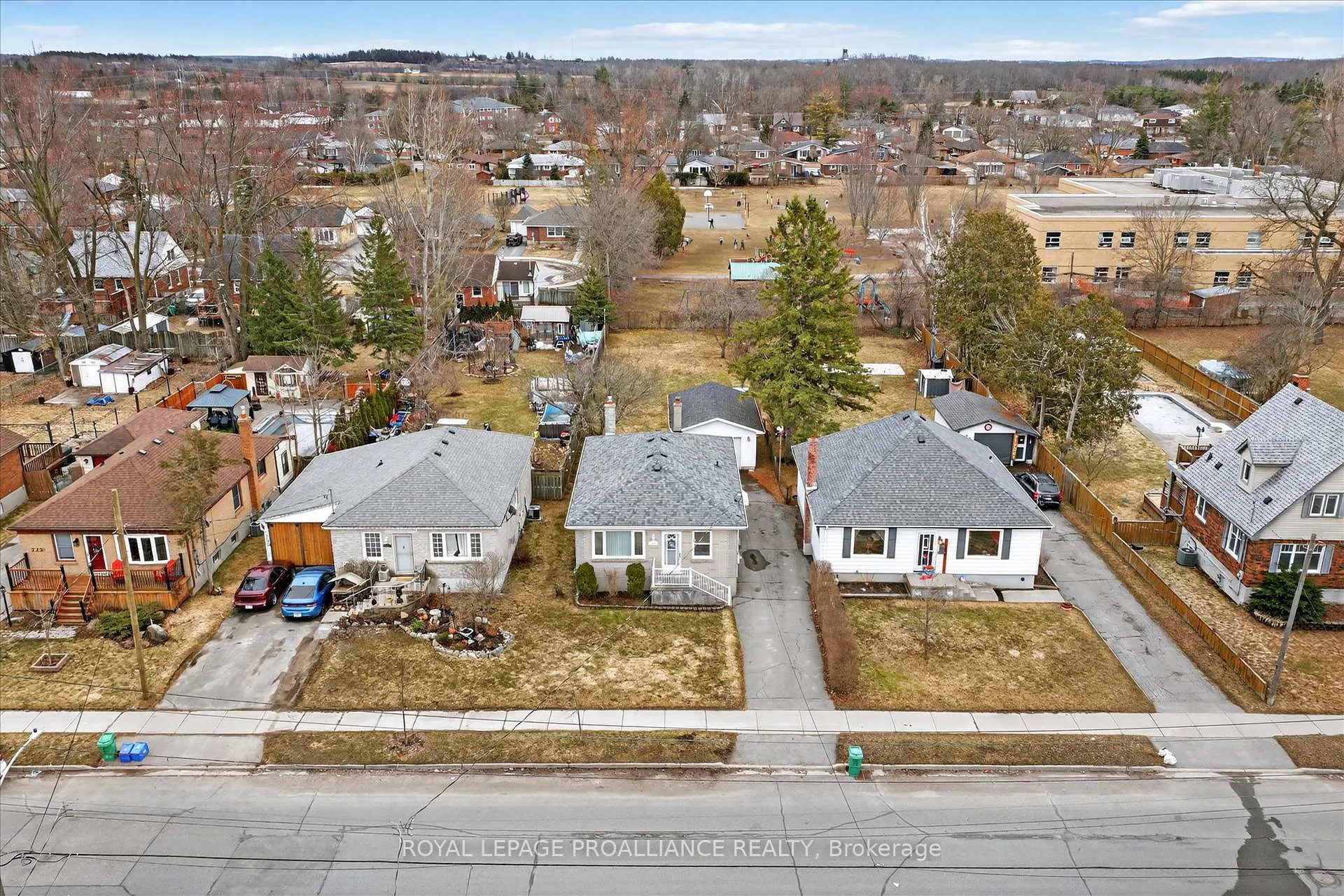 Photo 49 of 733 Cameron Street, Peterborough, Otonabee Ward 1 — HOMEH
