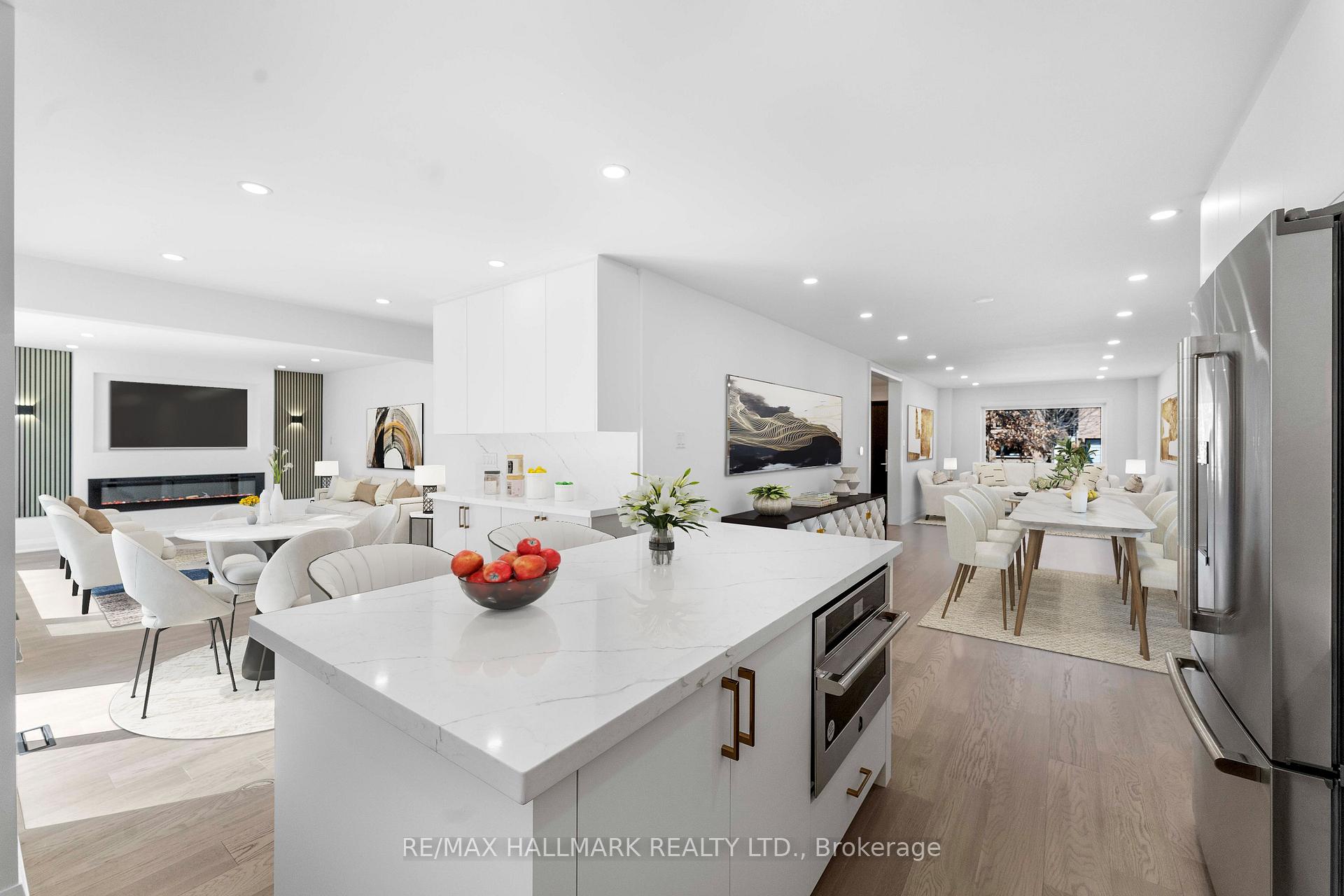 Photo 3 of 189 Kemano Road, Aurora, Aurora Heights — HOMEH