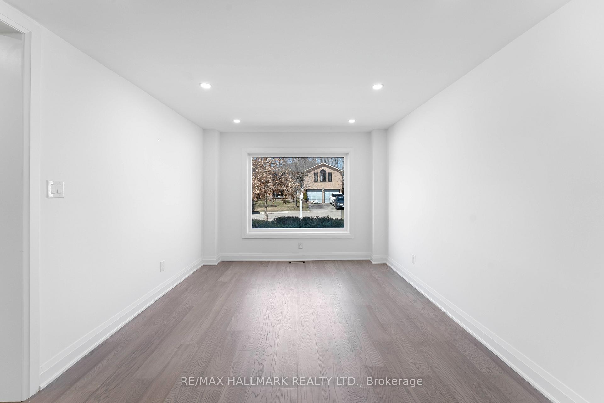 Photo 12 of 189 Kemano Road, Aurora, Aurora Heights — HOMEH