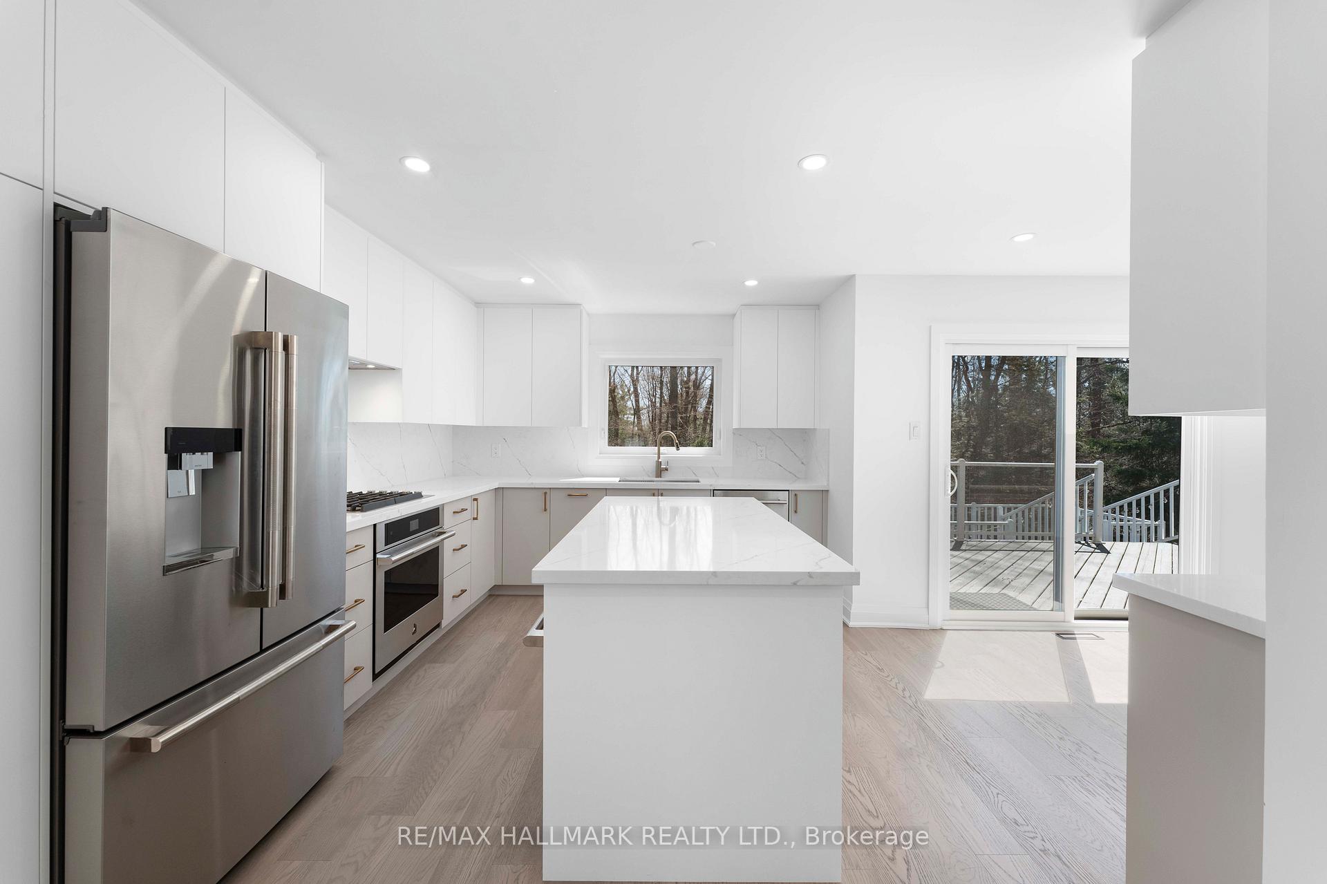Photo 16 of 189 Kemano Road, Aurora, Aurora Heights — HOMEH