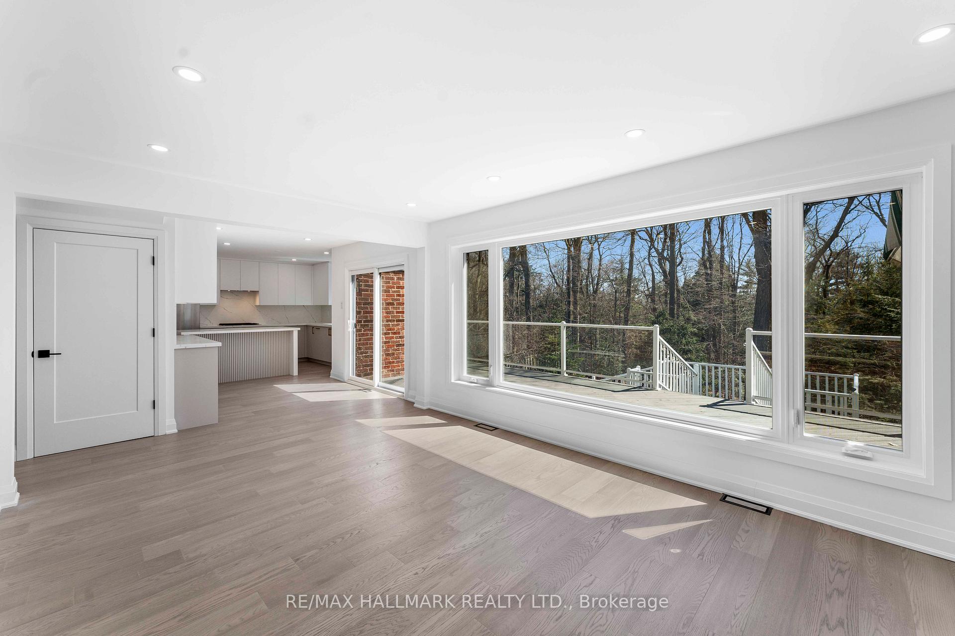 Photo 17 of 189 Kemano Road, Aurora, Aurora Heights — HOMEH