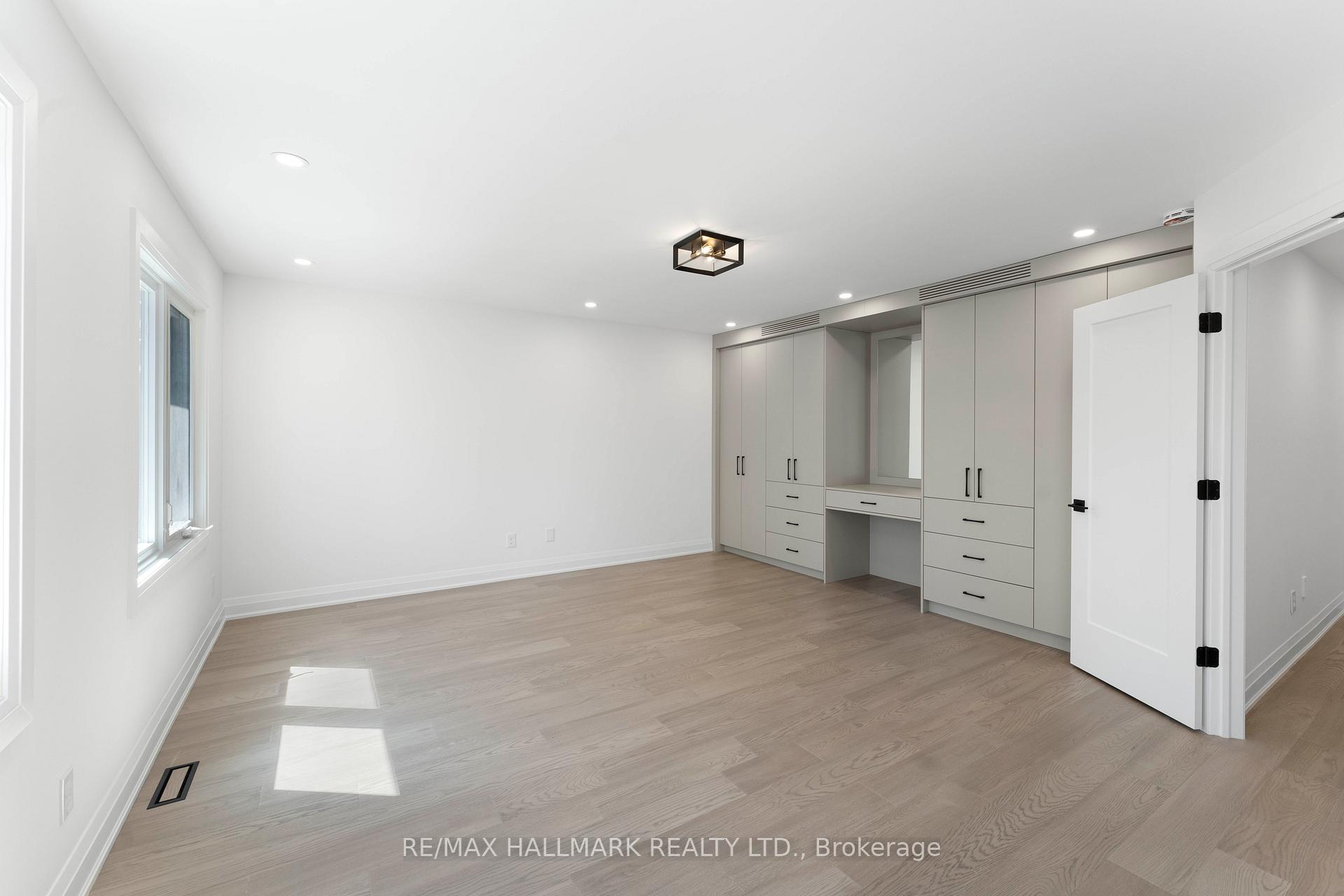Photo 20 of 189 Kemano Road, Aurora, Aurora Heights — HOMEH