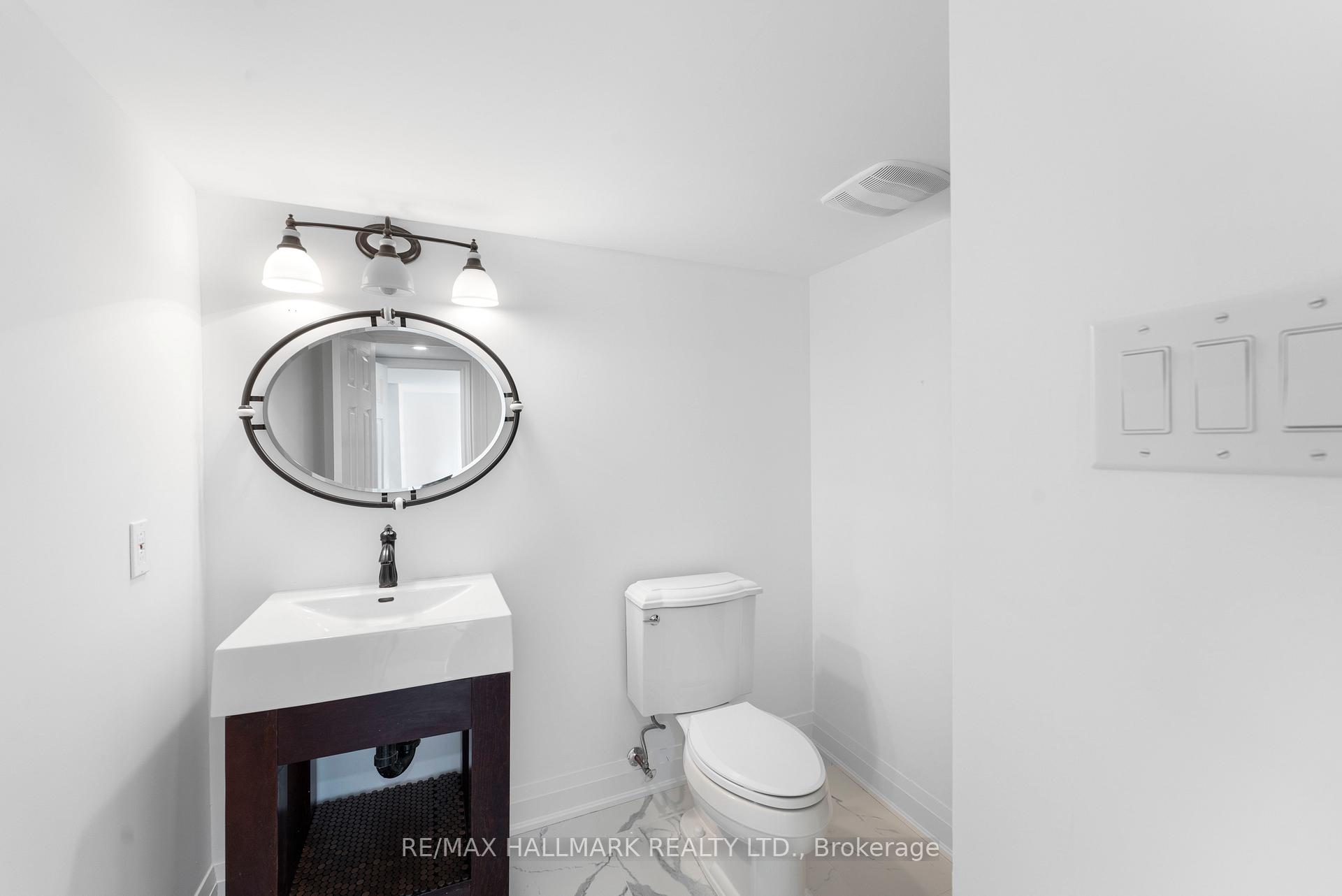 Photo 35 of 189 Kemano Road, Aurora, Aurora Heights — HOMEH