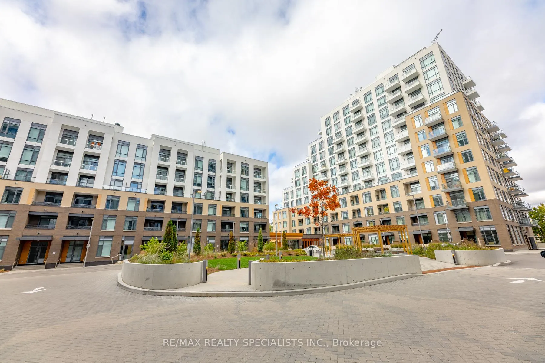 Front of Unit C202, 8 Beverley Glen Boulevard