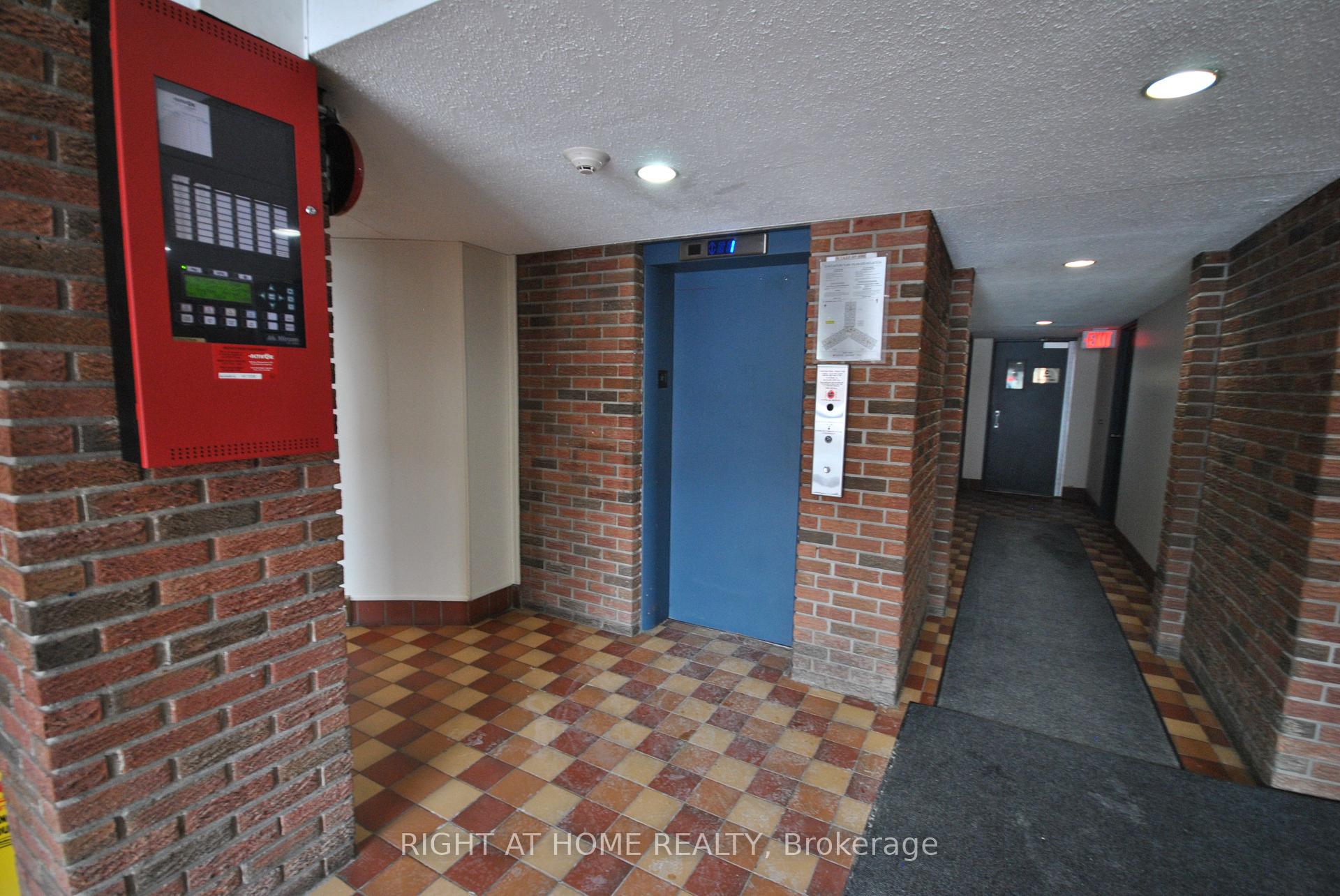 Photo 2 of Unit 106C, 2041 Arrowsmith Drive, Ottawa, Beacon Hill South — HOMEH