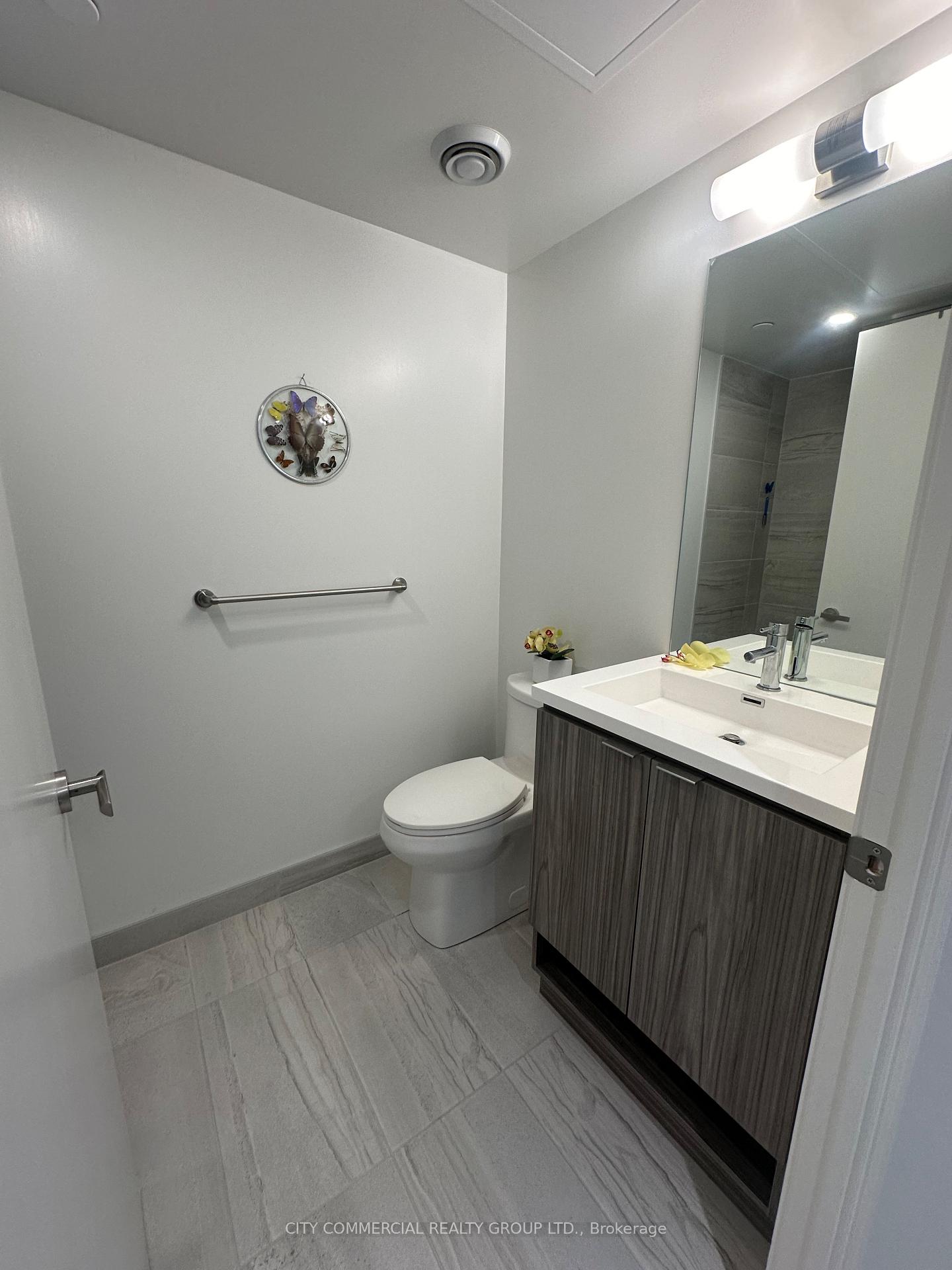 Photo 9 of Unit 1616, 55 Cooper Street, Toronto, Waterfront Communities — HOMEH