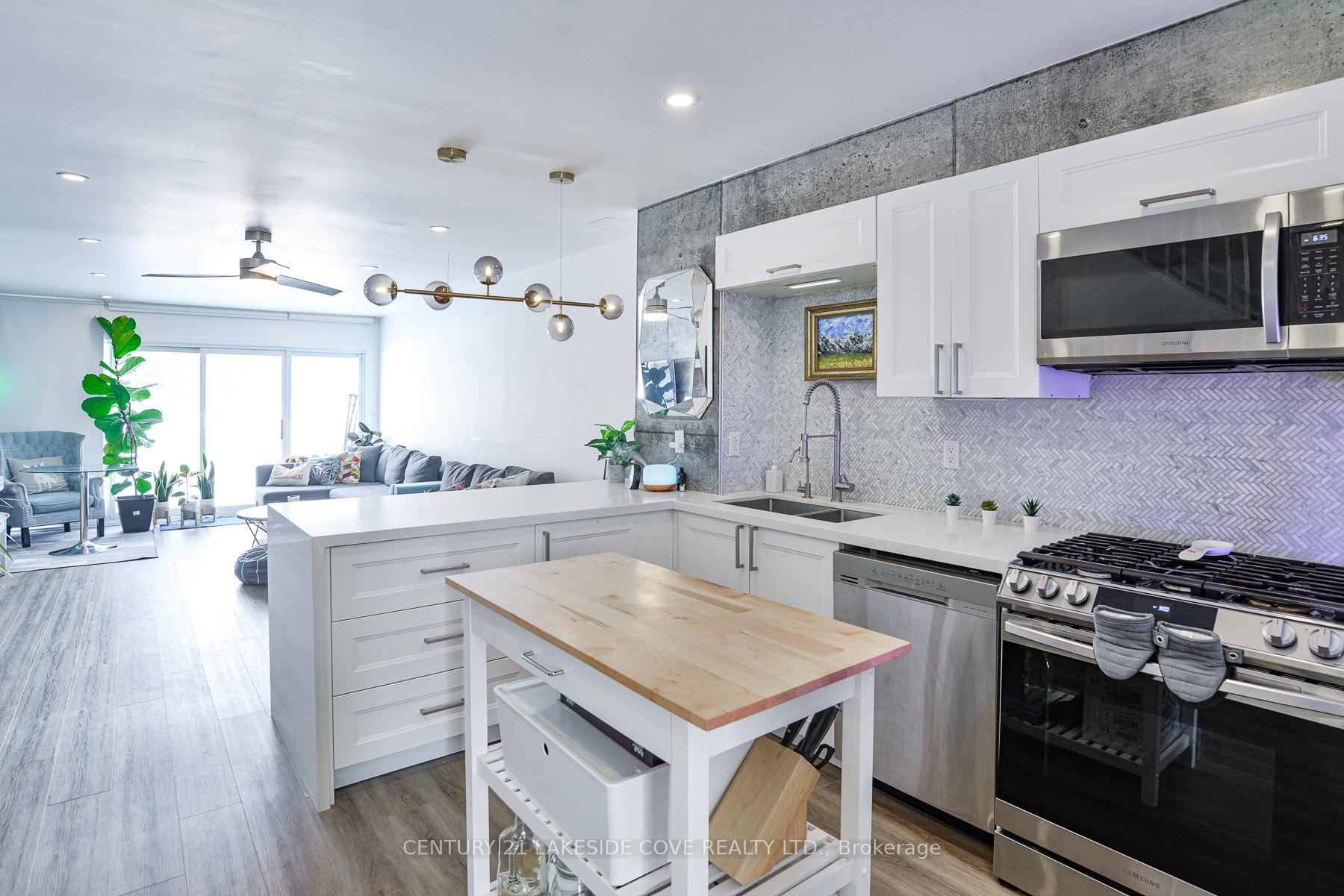 Photo 2 of Unit 19, 4 Paradise Boulevard N, Ramara, Rural Ramara — HOMEH