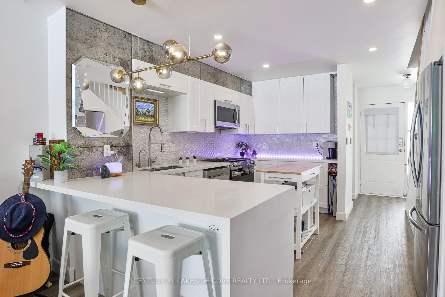 Photo 5 of Unit 19, 4 Paradise Boulevard N, Ramara, Rural Ramara — HOMEH