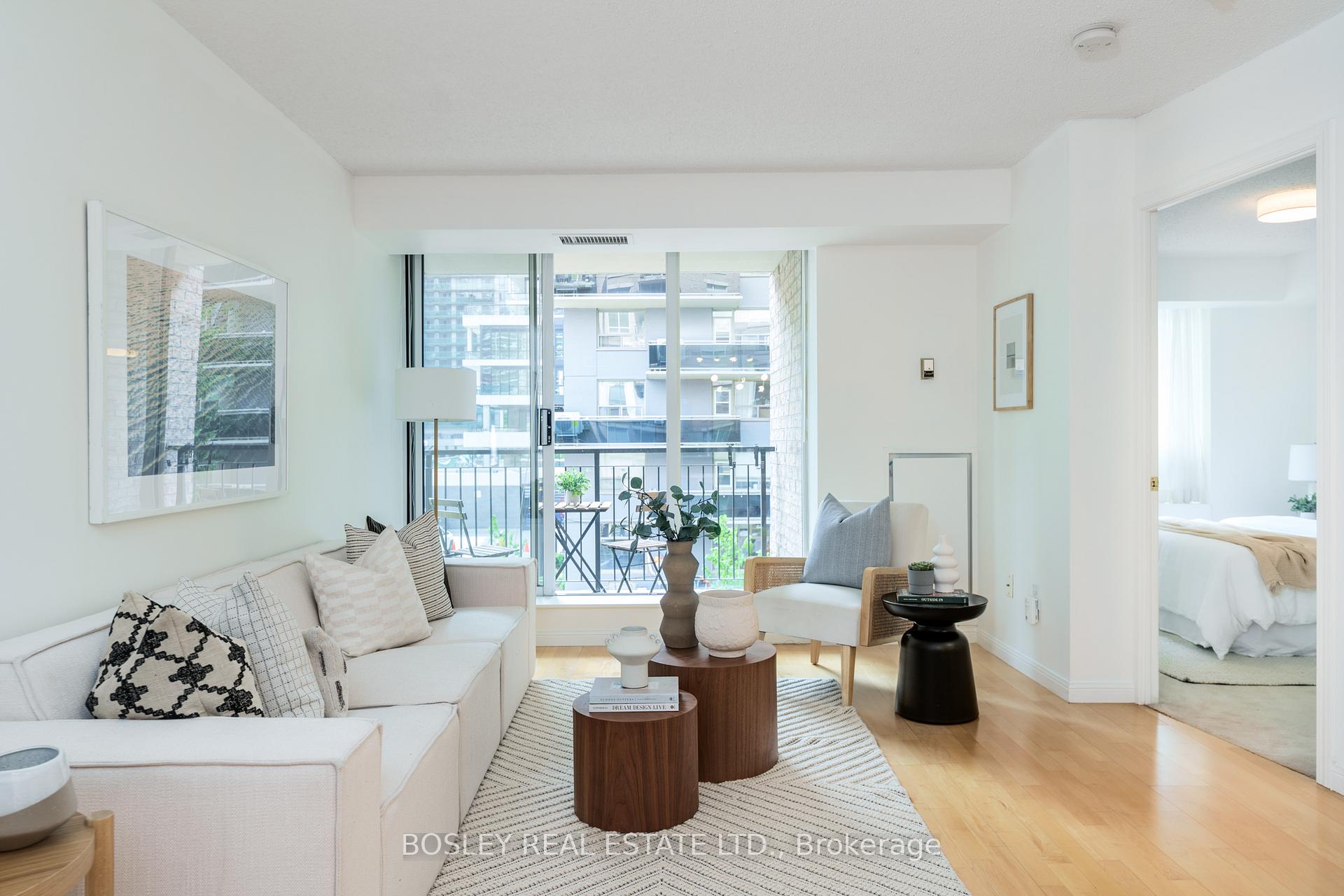 Photo 4 of Unit 312, 188 Redpath Avenue, Toronto, Mount Pleasant West — HOMEH