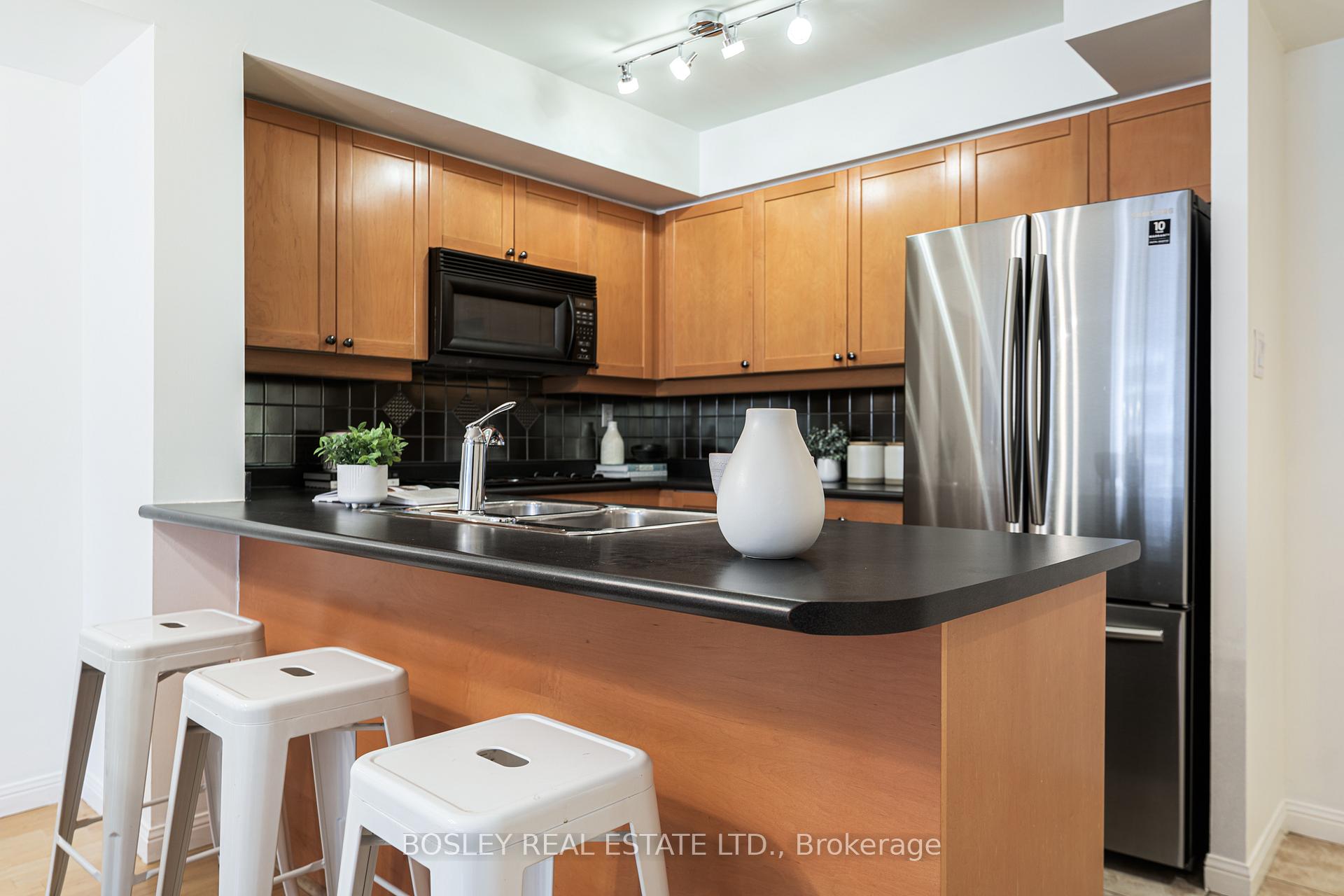 Photo 12 of Unit 312, 188 Redpath Avenue, Toronto, Mount Pleasant West — HOMEH