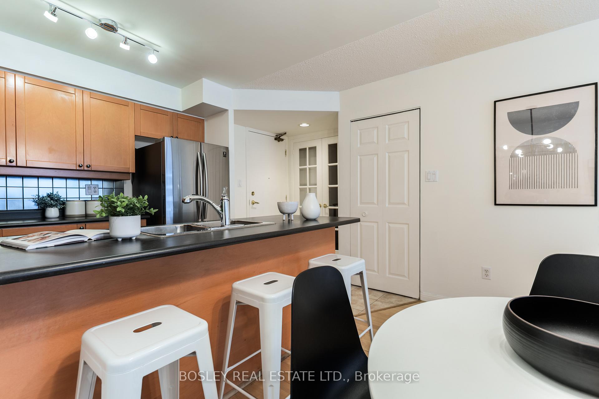 Photo 14 of Unit 312, 188 Redpath Avenue, Toronto, Mount Pleasant West — HOMEH