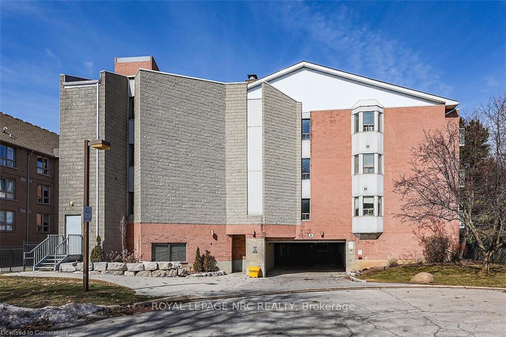 Photo 1 of Unit 302, 6 Niagara Street, Grimsby, Grimsby West — HOMEH