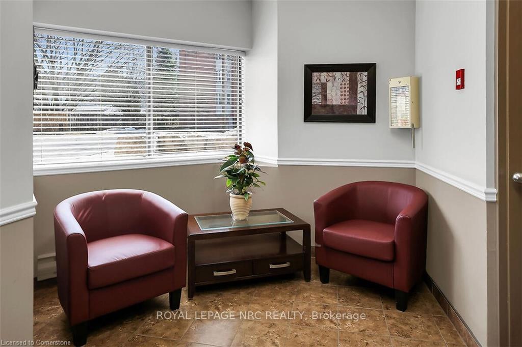 Photo 3 of Unit 302, 6 Niagara Street, Grimsby, Grimsby West — HOMEH