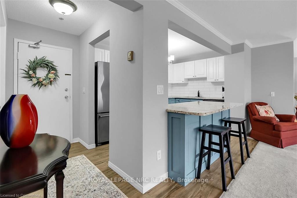 Photo 5 of Unit 302, 6 Niagara Street, Grimsby, Grimsby West — HOMEH