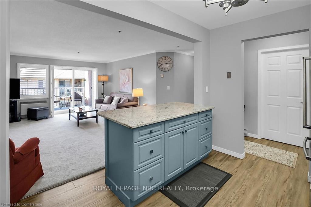 Photo 9 of Unit 302, 6 Niagara Street, Grimsby, Grimsby West — HOMEH