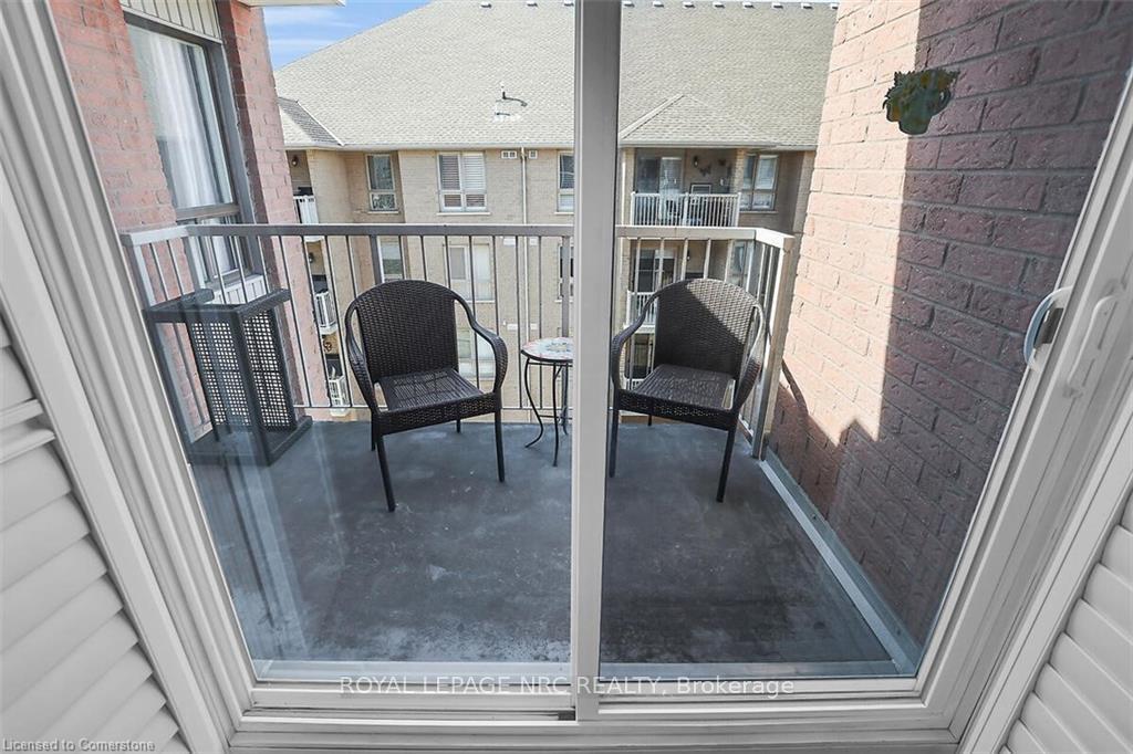 Photo 13 of Unit 302, 6 Niagara Street, Grimsby, Grimsby West — HOMEH