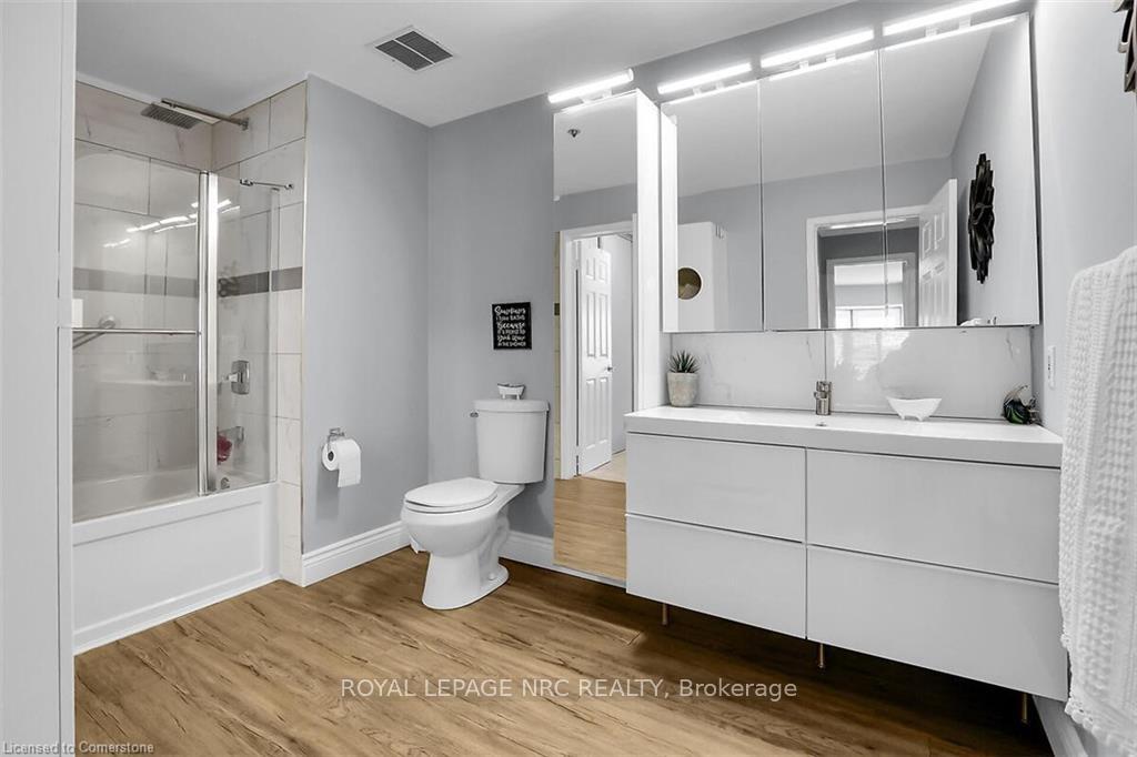 Photo 24 of Unit 302, 6 Niagara Street, Grimsby, Grimsby West — HOMEH