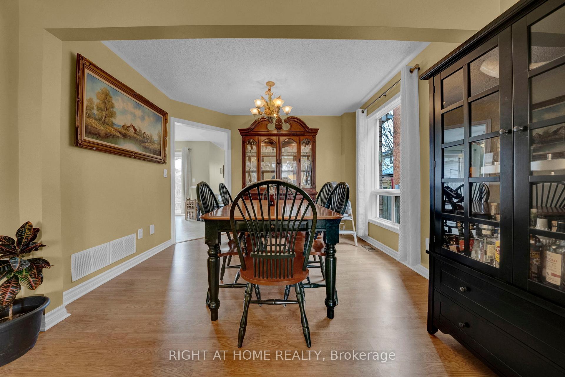 Photo 7 of 170 High Street, Clarington, Bowmanville — HOMEH