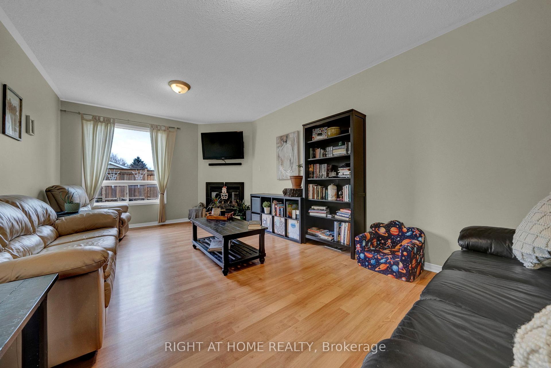 Photo 11 of 170 High Street, Clarington, Bowmanville — HOMEH