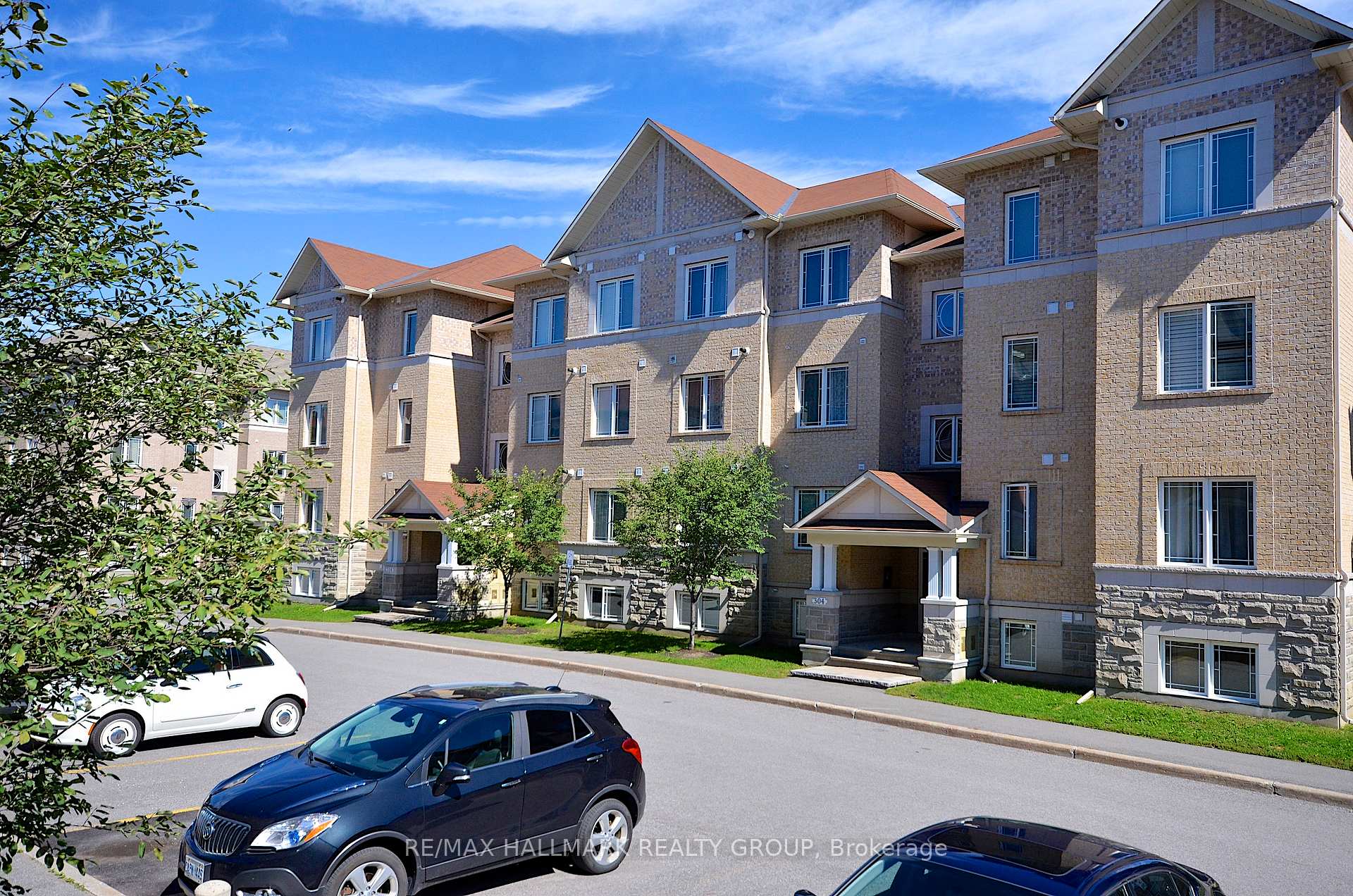 Front of Unit 7, 304 Paseo Private