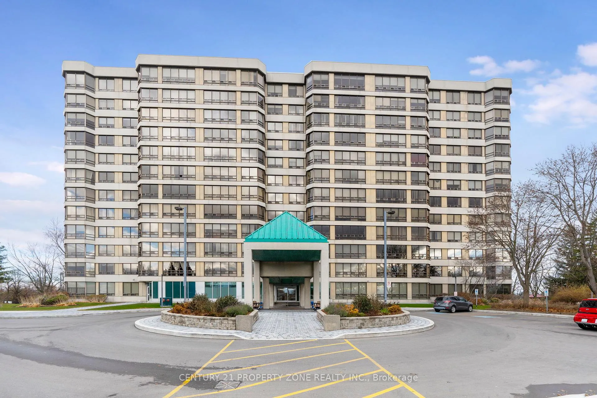 Front of Unit 101, 330 Mill Street S