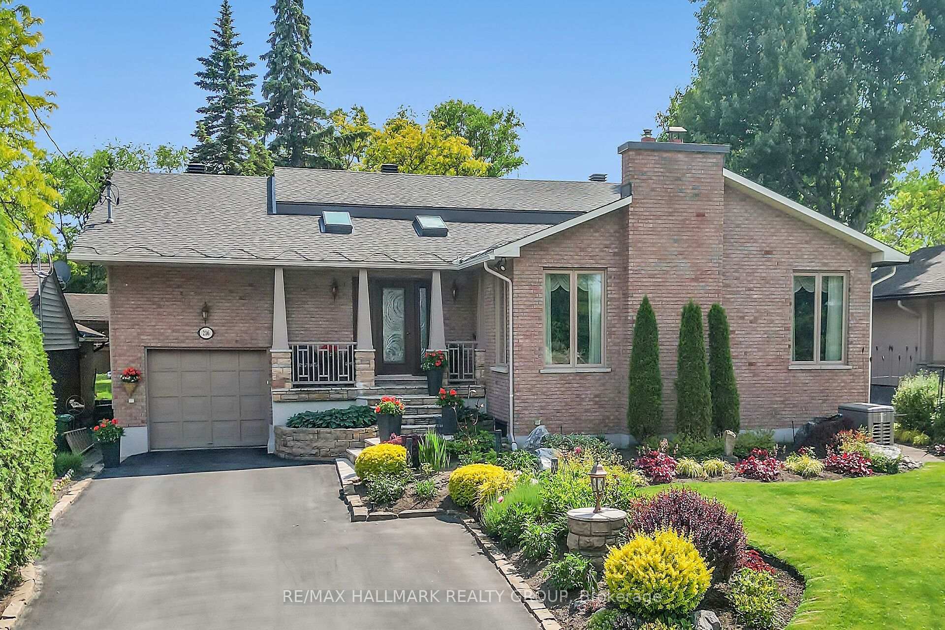 Photo 1 of 216 Grandview Road, Ottawa, Crystal Bay/Rocky Point — HOMEH