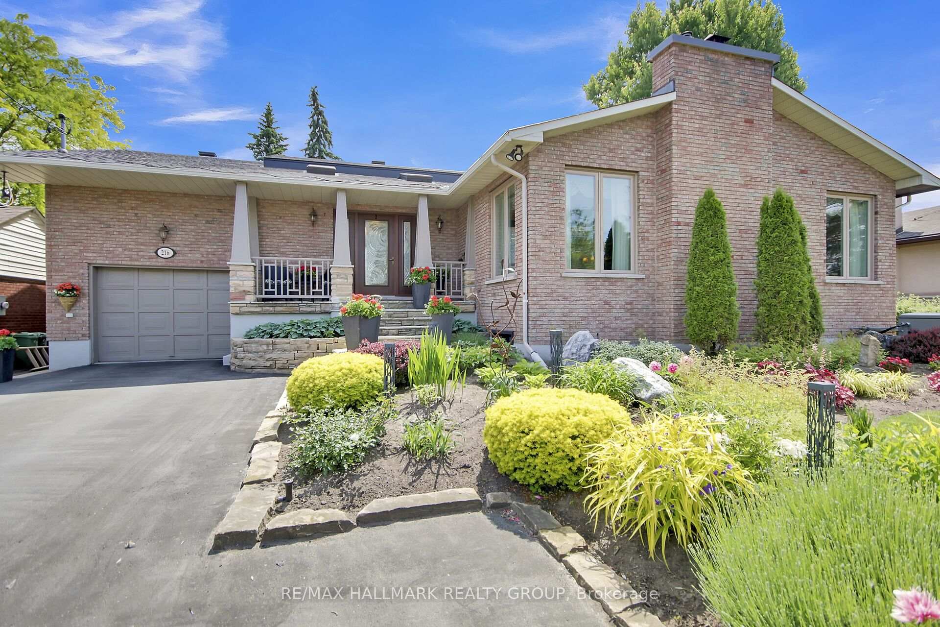 Photo 2 of 216 Grandview Road, Ottawa, Crystal Bay/Rocky Point — HOMEH