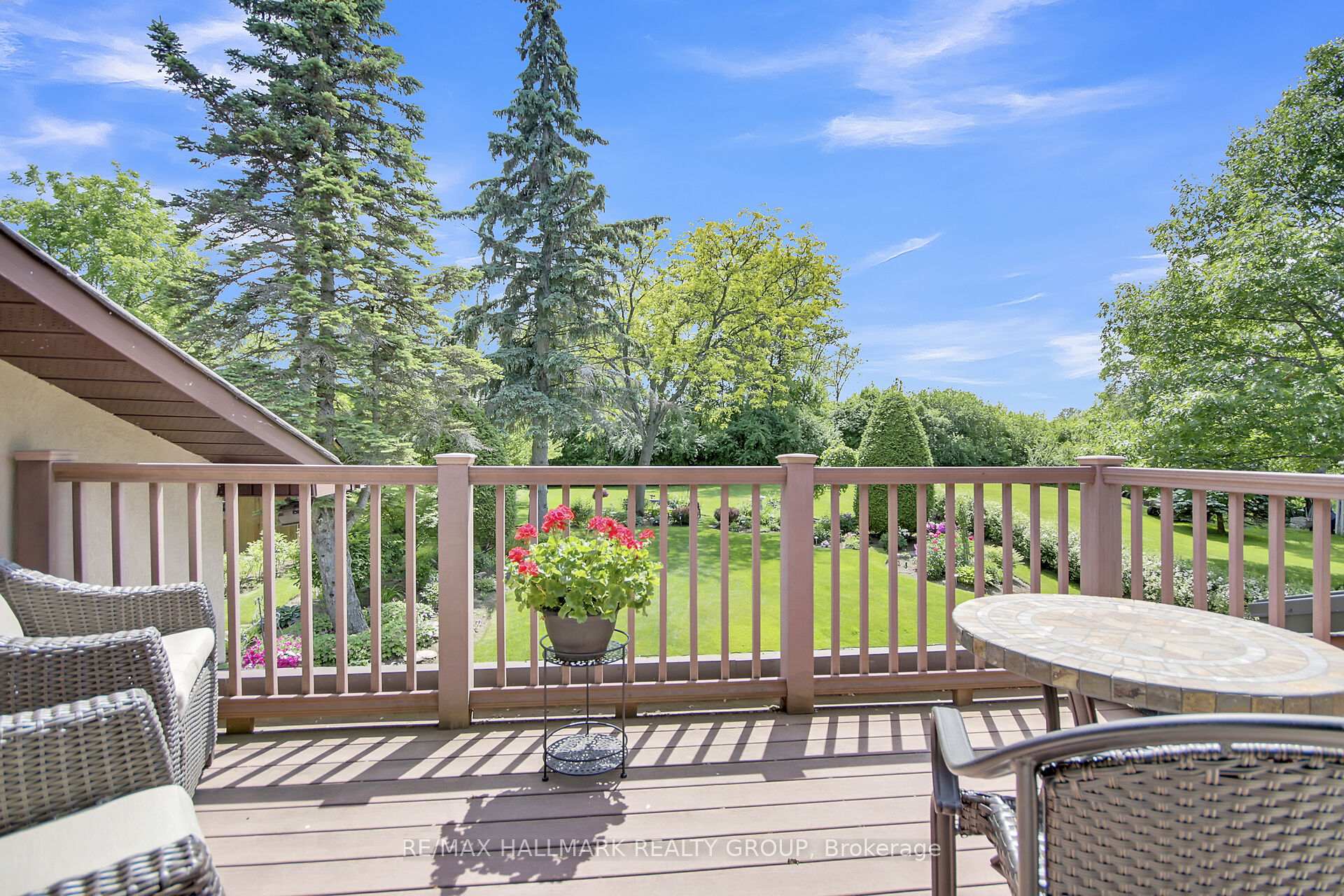 Photo 21 of 216 Grandview Road, Ottawa, Crystal Bay/Rocky Point — HOMEH