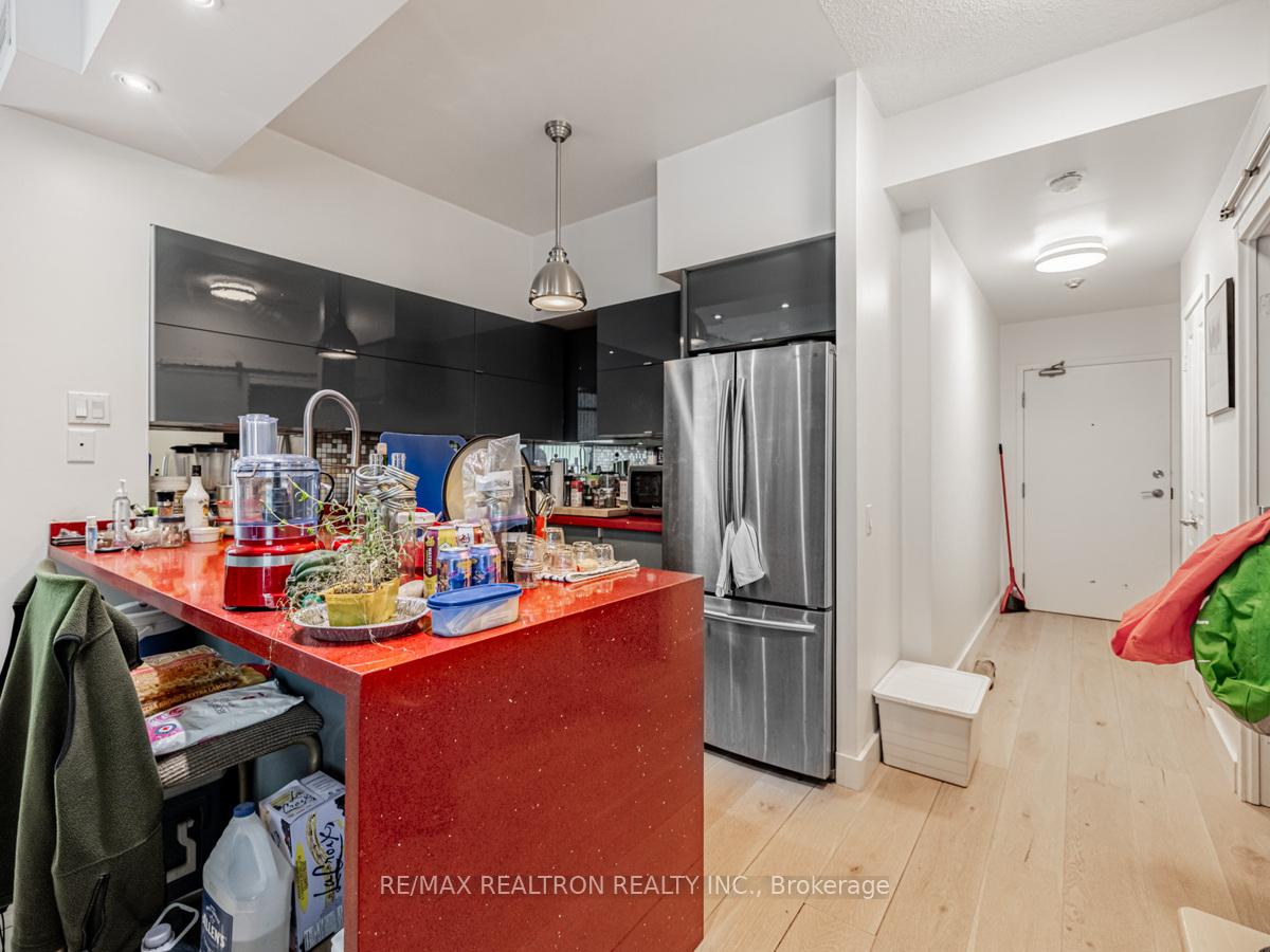 Photo 5 of Unit 917, 5 Marine Parade Drive, Etobicoke, Mimico — HOMEH