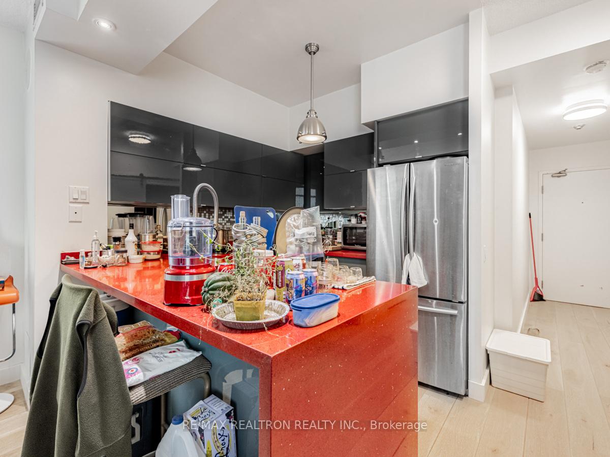 Photo 6 of Unit 917, 5 Marine Parade Drive, Etobicoke, Mimico — HOMEH