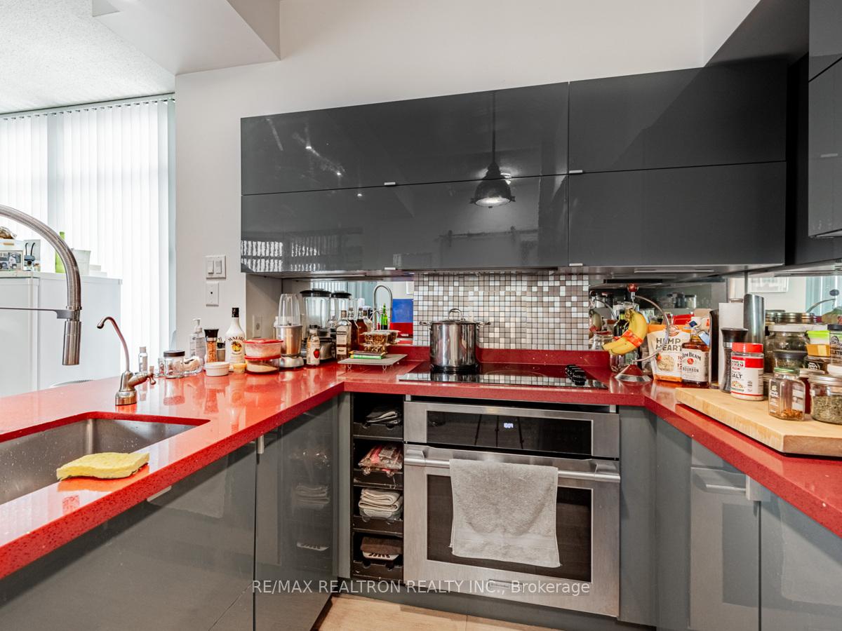 Photo 7 of Unit 917, 5 Marine Parade Drive, Etobicoke, Mimico — HOMEH