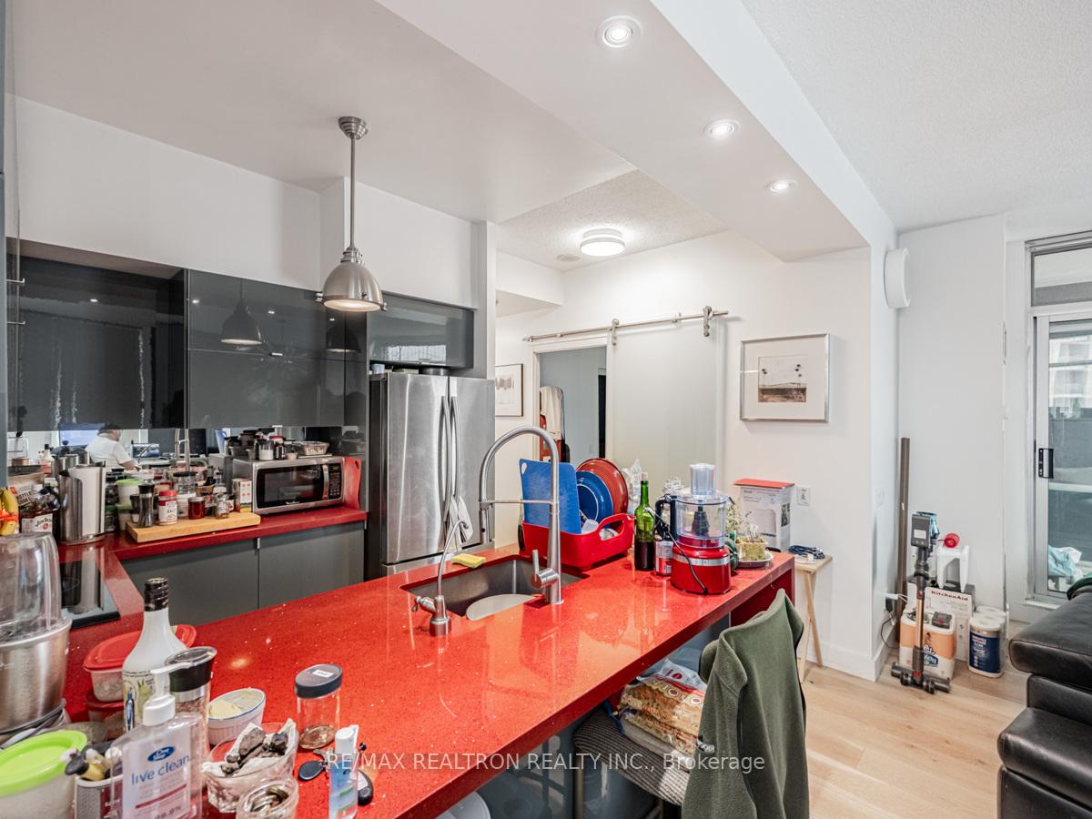 Photo 8 of Unit 917, 5 Marine Parade Drive, Etobicoke, Mimico — HOMEH