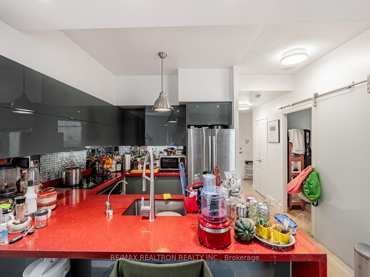 Photo 10 of Unit 917, 5 Marine Parade Drive, Etobicoke, Mimico — HOMEH