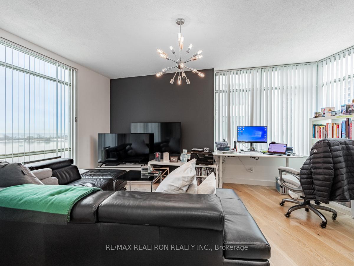 Photo 12 of Unit 917, 5 Marine Parade Drive, Etobicoke, Mimico — HOMEH