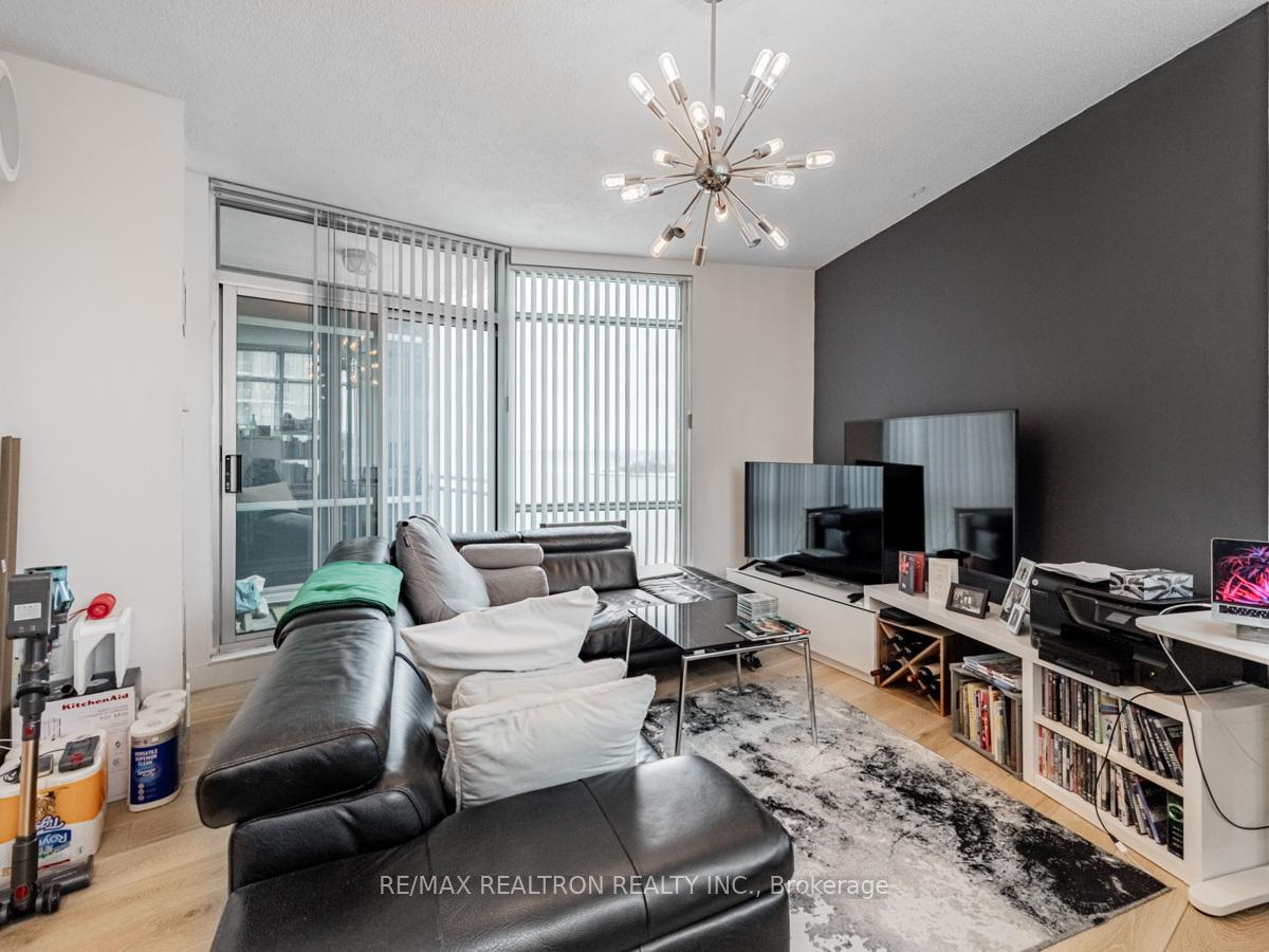 Photo 15 of Unit 917, 5 Marine Parade Drive, Etobicoke, Mimico — HOMEH