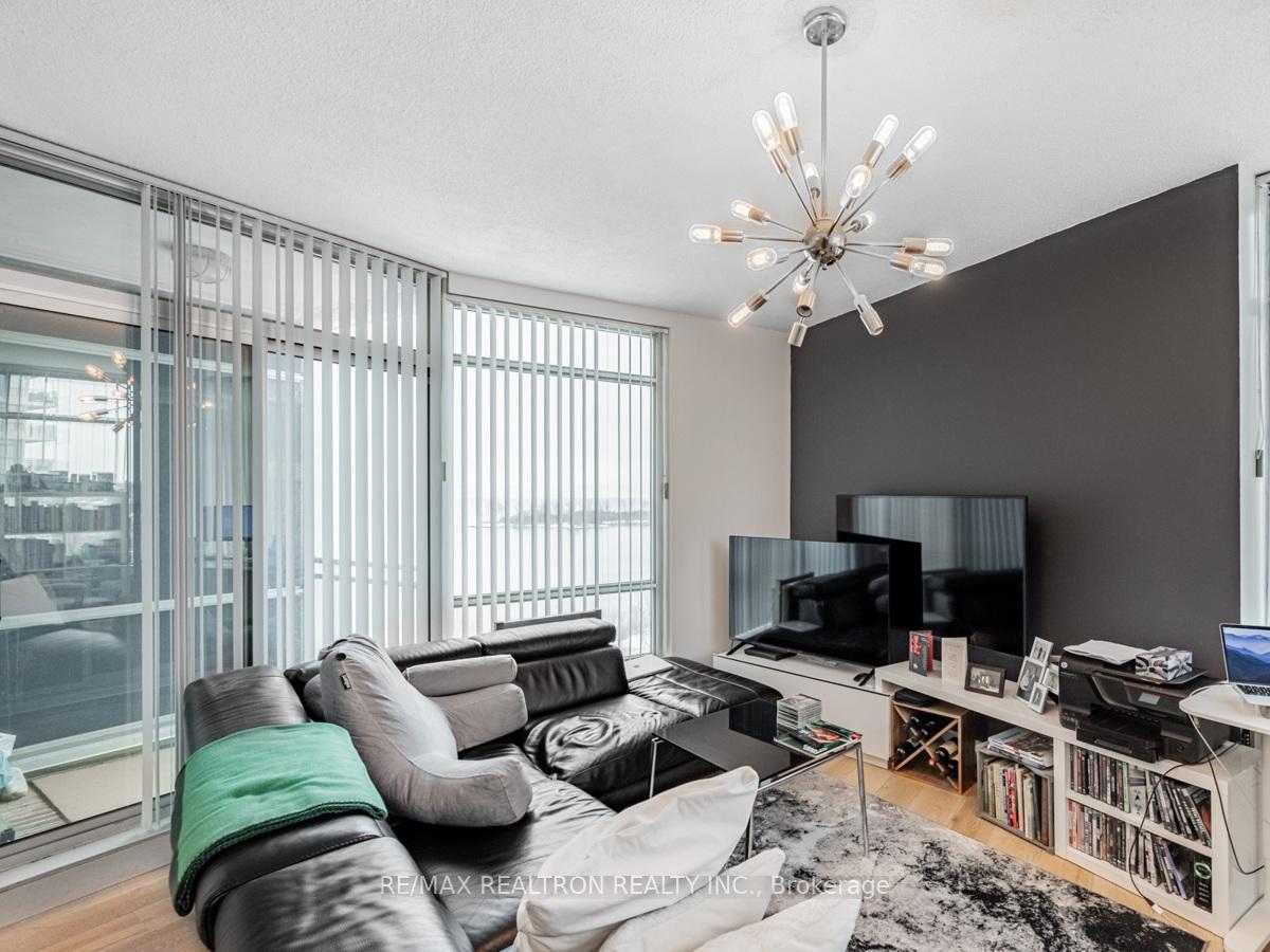 Photo 17 of Unit 917, 5 Marine Parade Drive, Etobicoke, Mimico — HOMEH