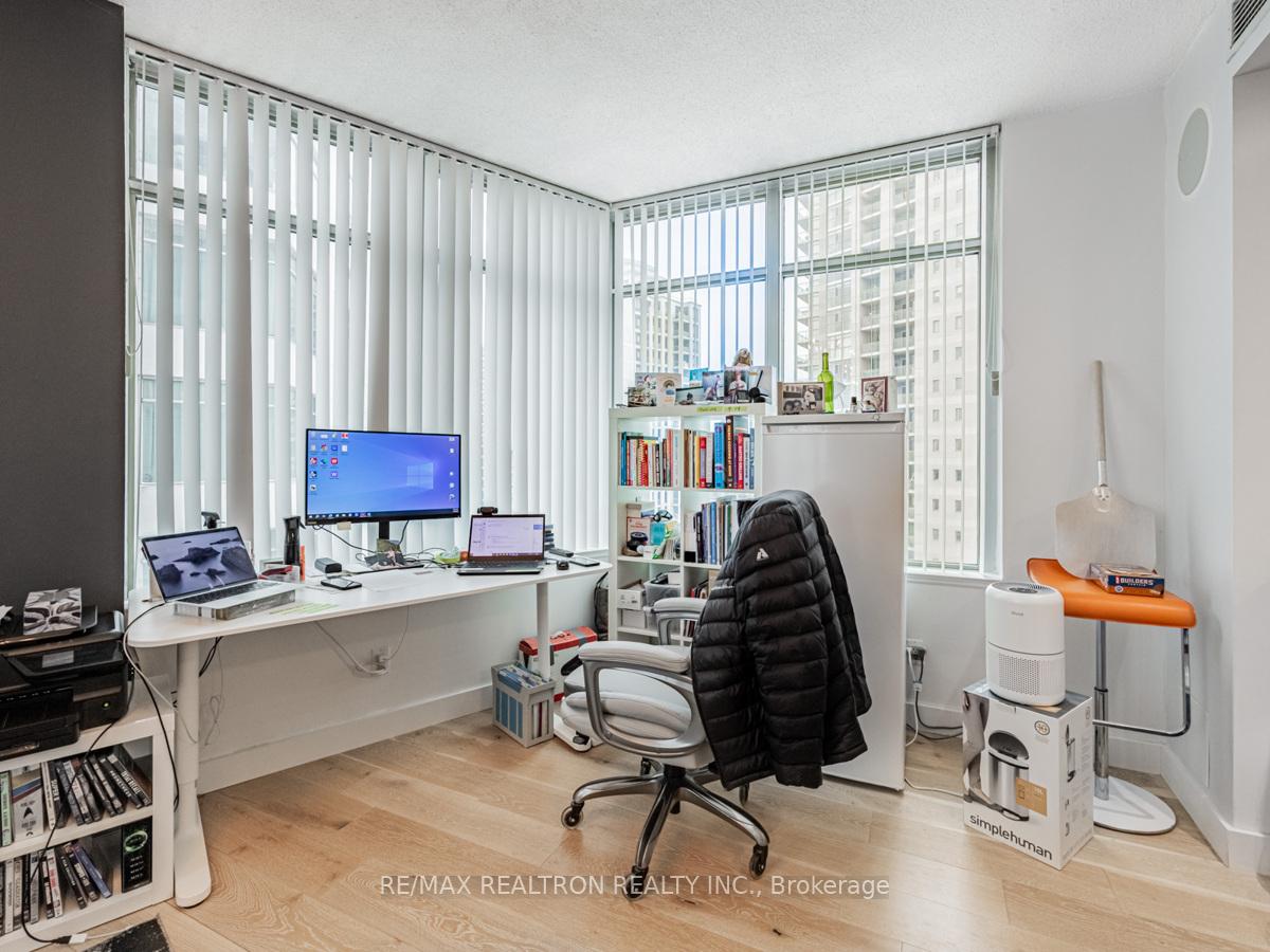 Photo 18 of Unit 917, 5 Marine Parade Drive, Etobicoke, Mimico — HOMEH