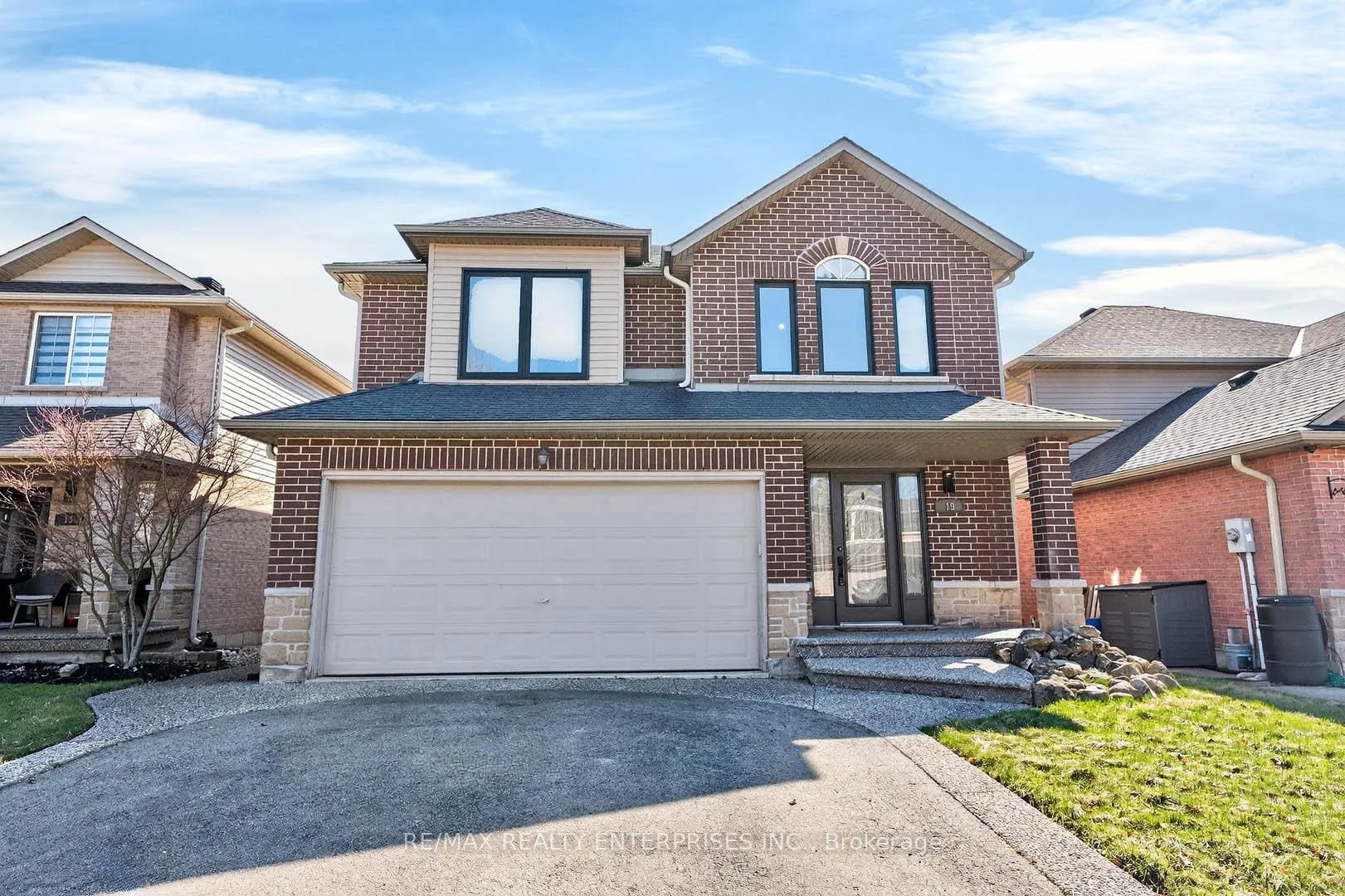 Photo 1 of 19 Midanbury Way, Hamilton, Mount Hope — HOMEH