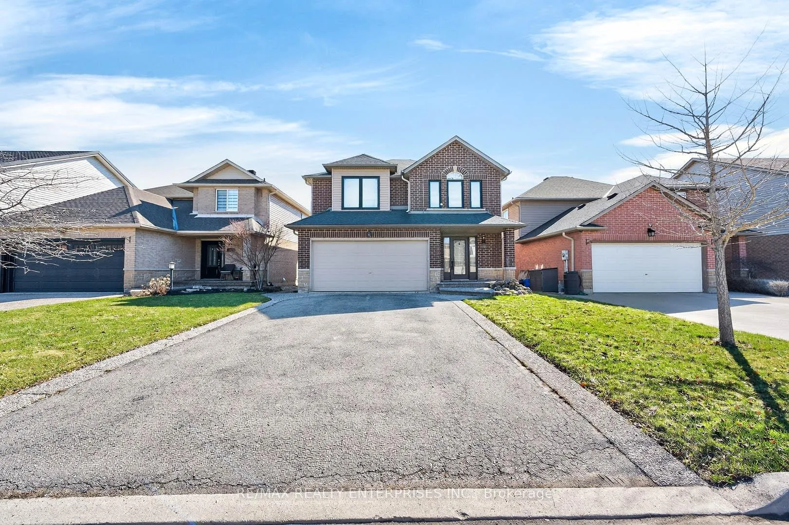 Photo 2 of 19 Midanbury Way, Hamilton, Mount Hope — HOMEH