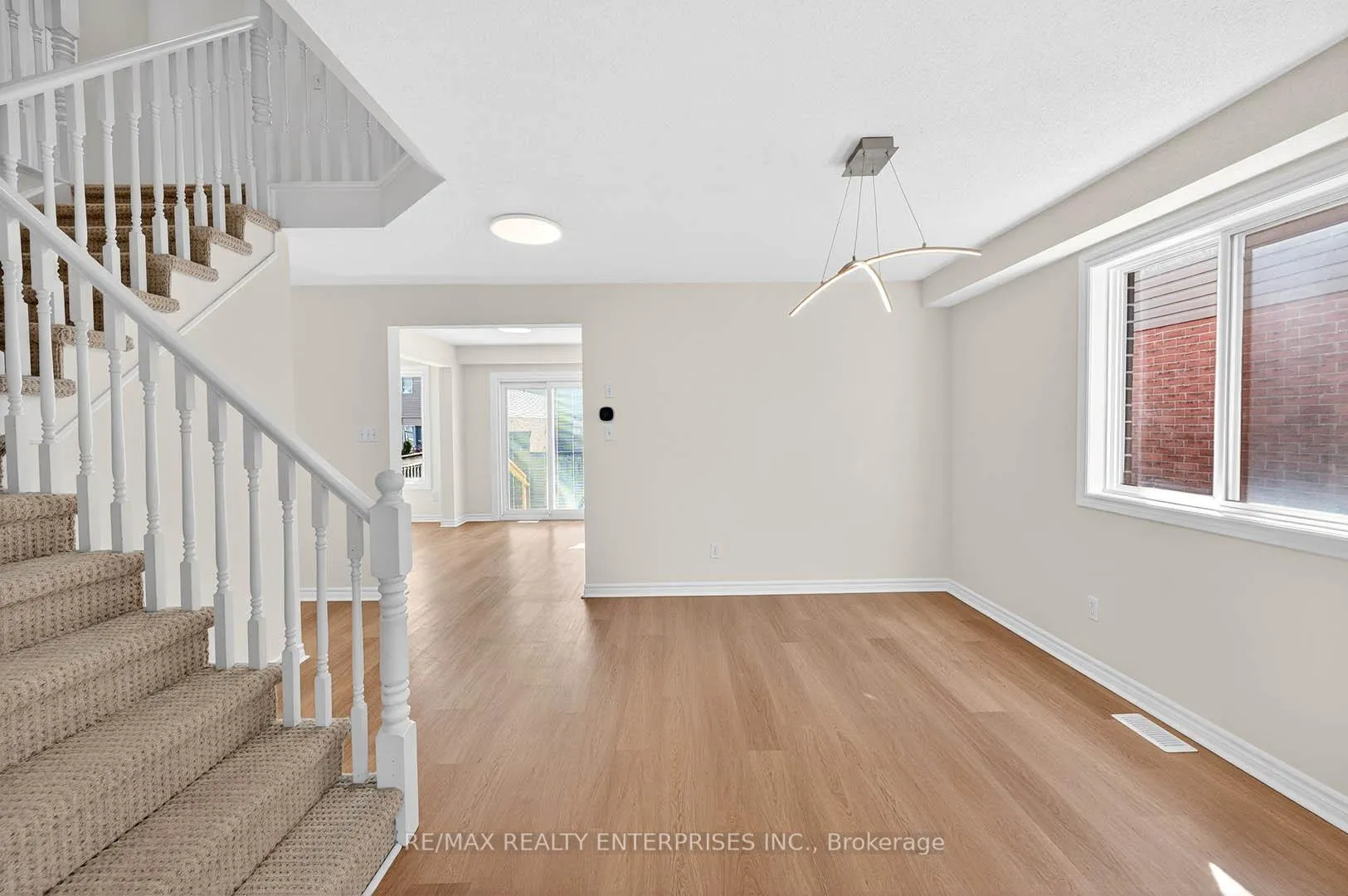 Photo 4 of 19 Midanbury Way, Hamilton, Mount Hope — HOMEH