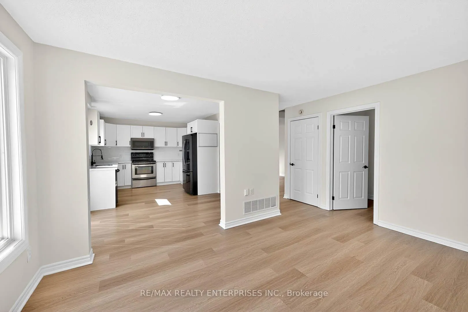 Photo 10 of 19 Midanbury Way, Hamilton, Mount Hope — HOMEH