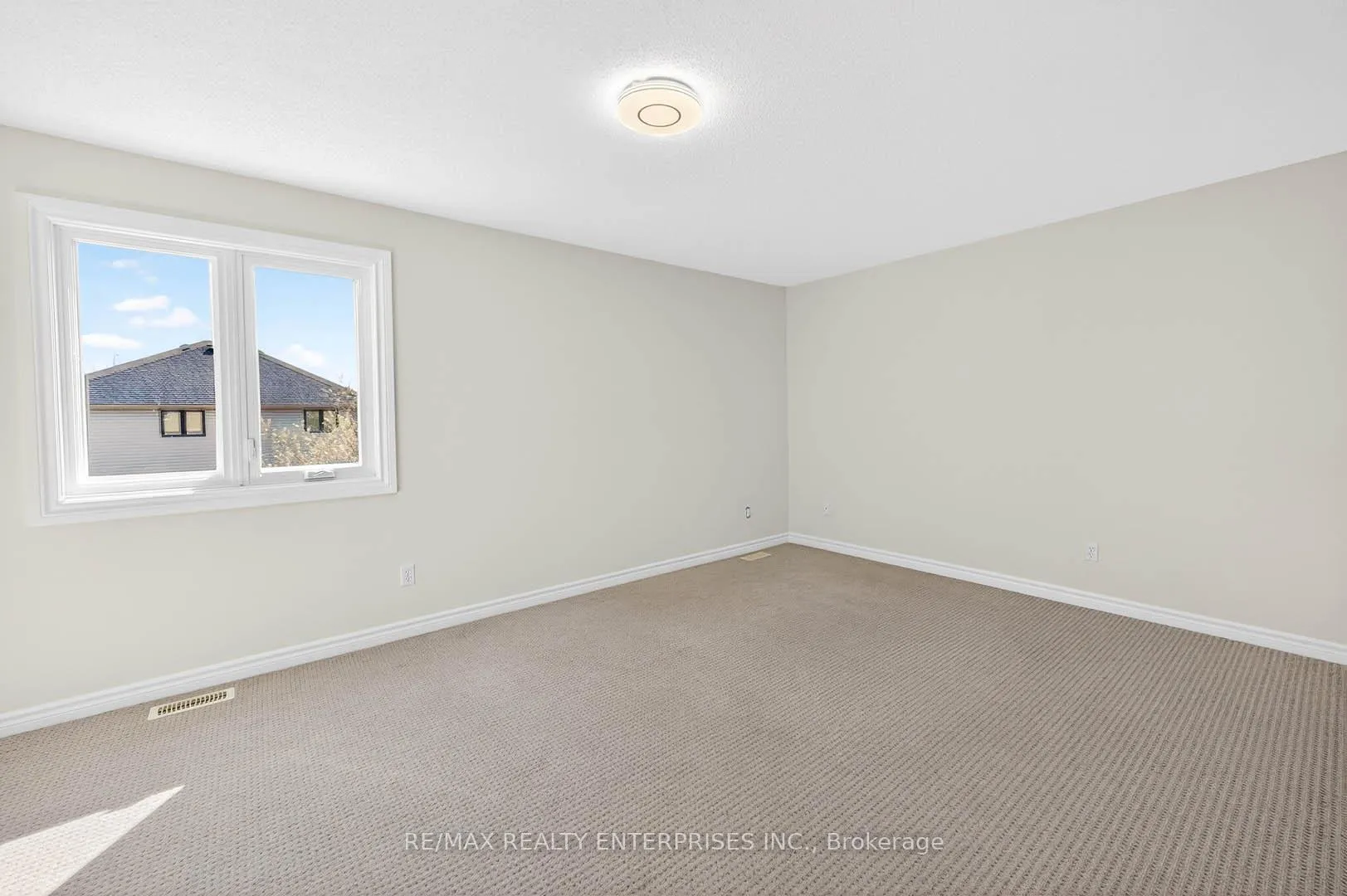 Photo 18 of 19 Midanbury Way, Hamilton, Mount Hope — HOMEH