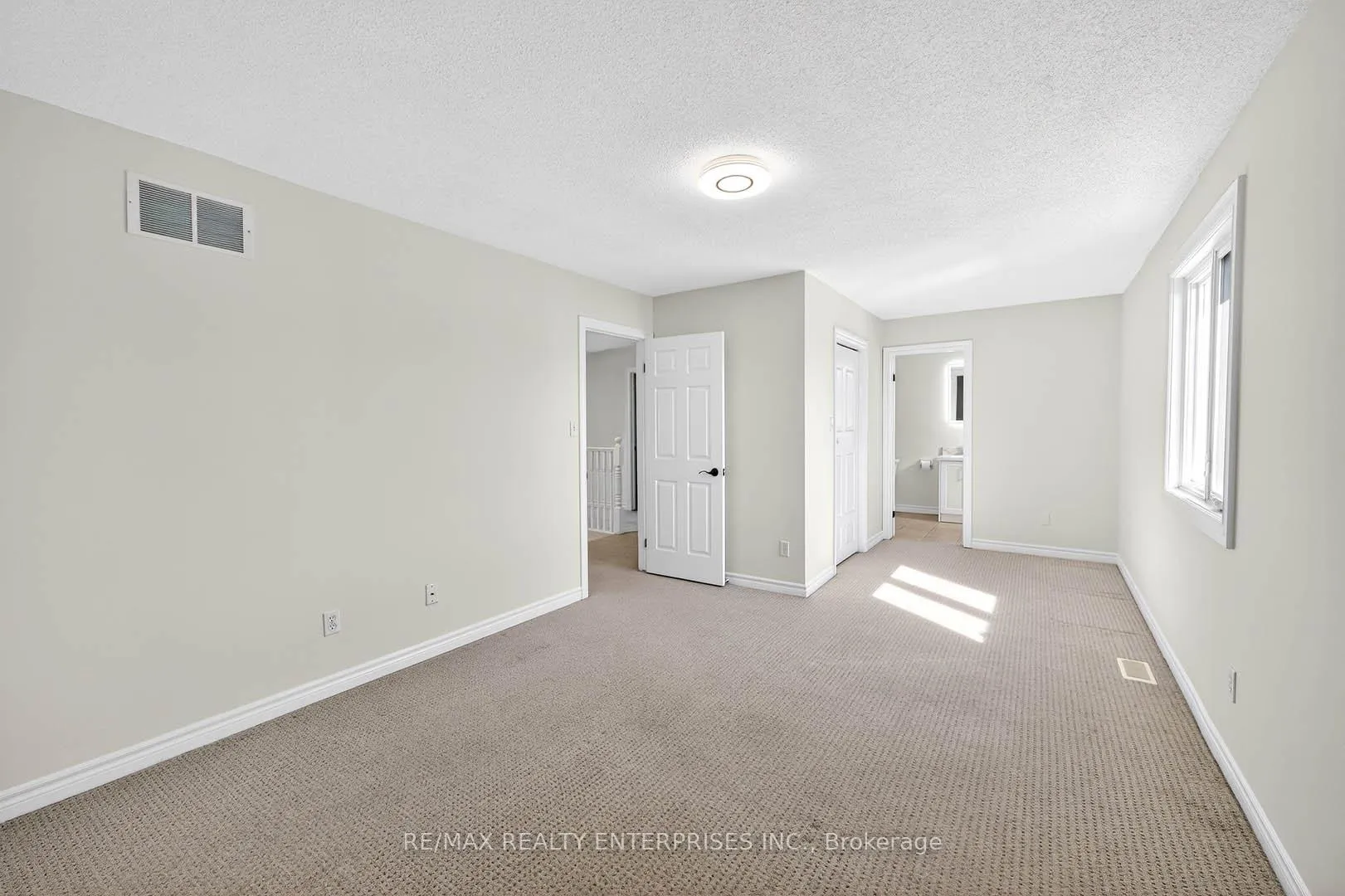 Photo 20 of 19 Midanbury Way, Hamilton, Mount Hope — HOMEH