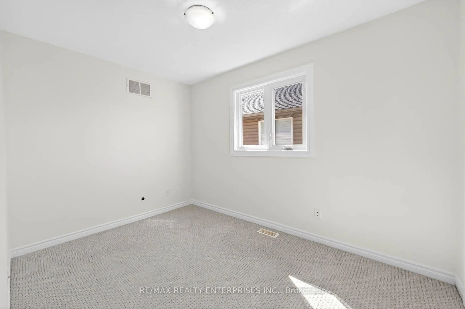 Photo 27 of 19 Midanbury Way, Hamilton, Mount Hope — HOMEH